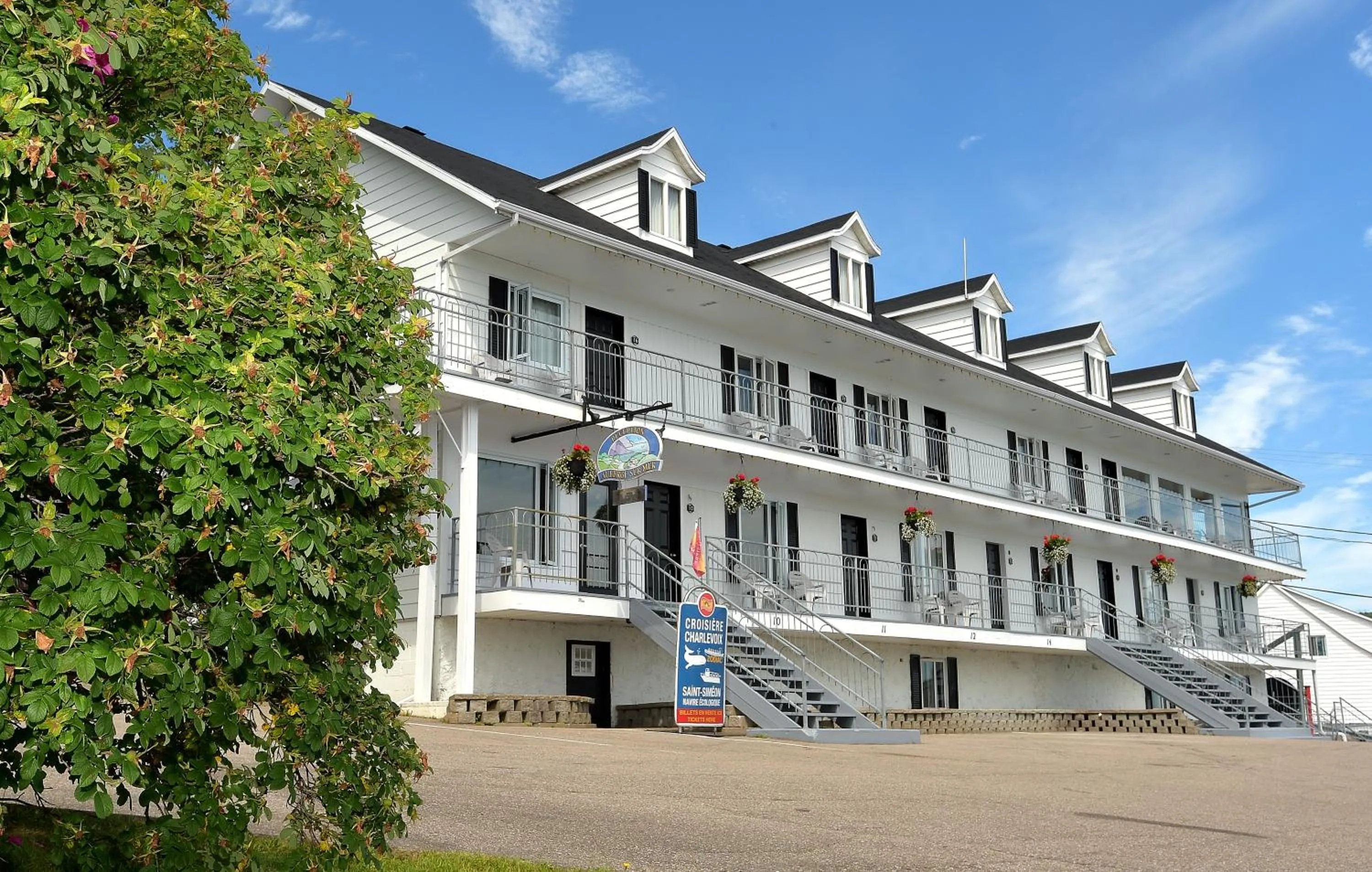 Property building in Auberge Sur Mer Charlevoix