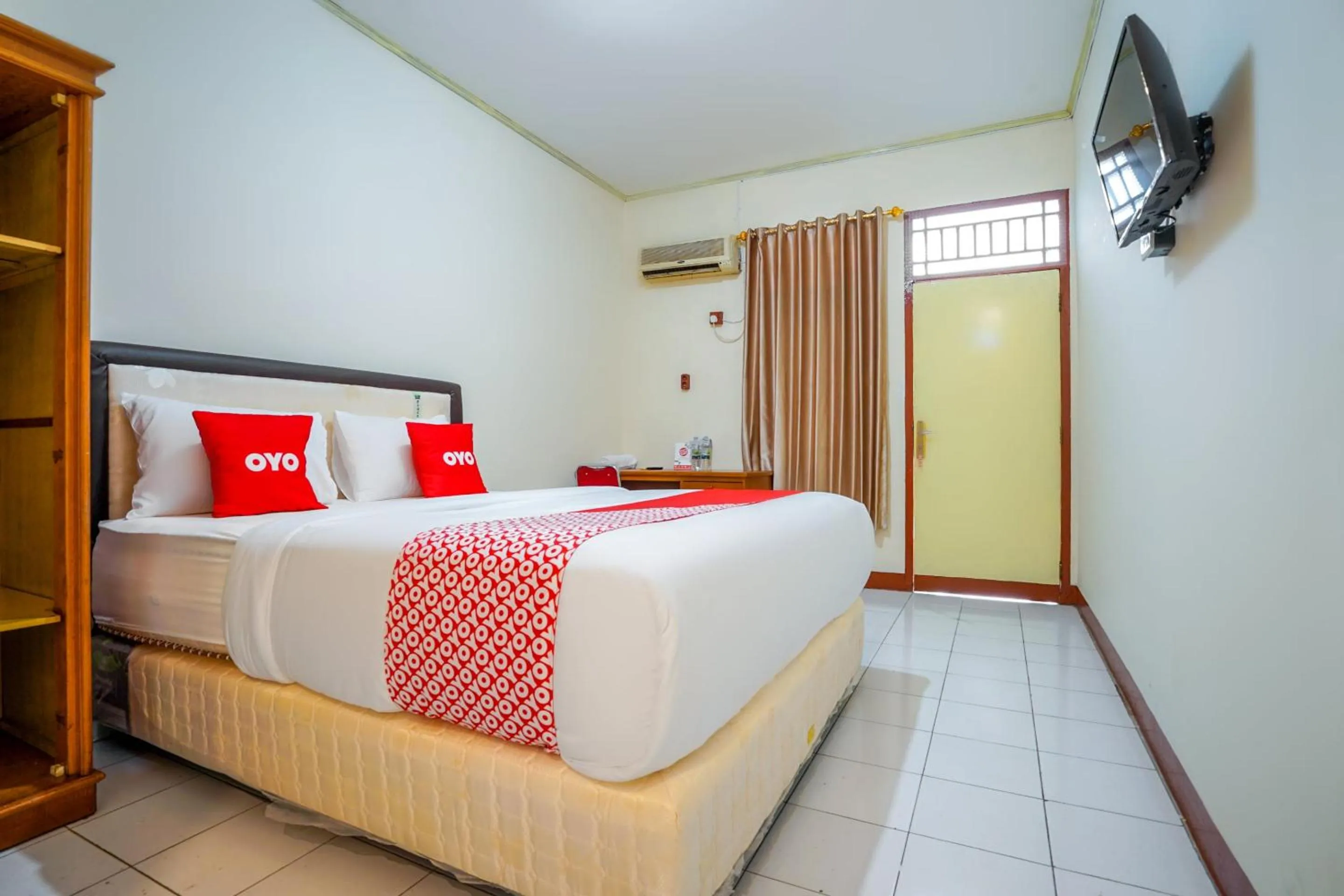 Bedroom in OYO 2177 Trikora Indah Residence