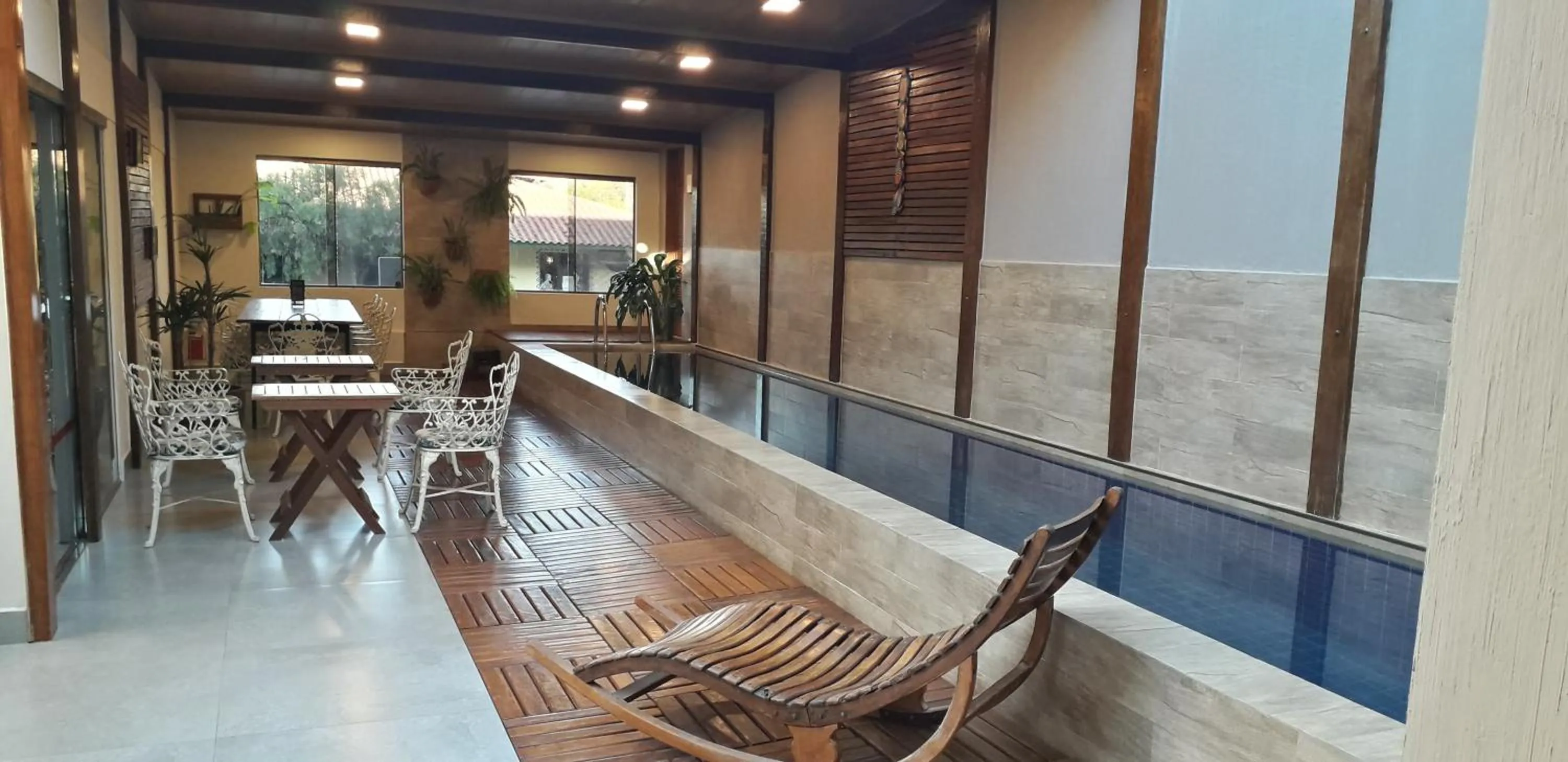 Pool view in Tapindaré Hotel