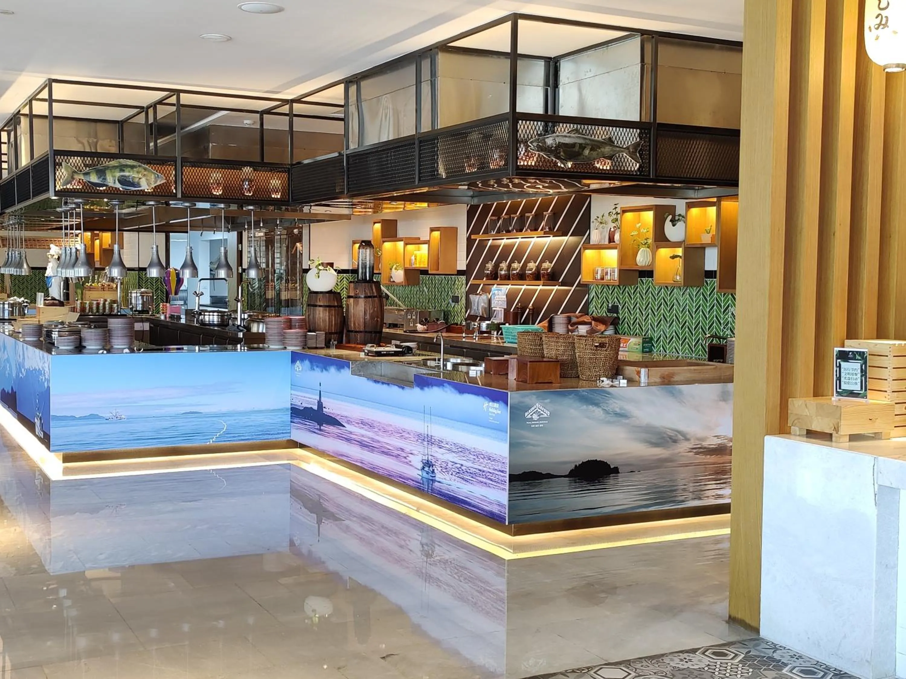 Restaurant/places to eat in Holiday Inn Guangzhou South Lake-an lHG Hotel