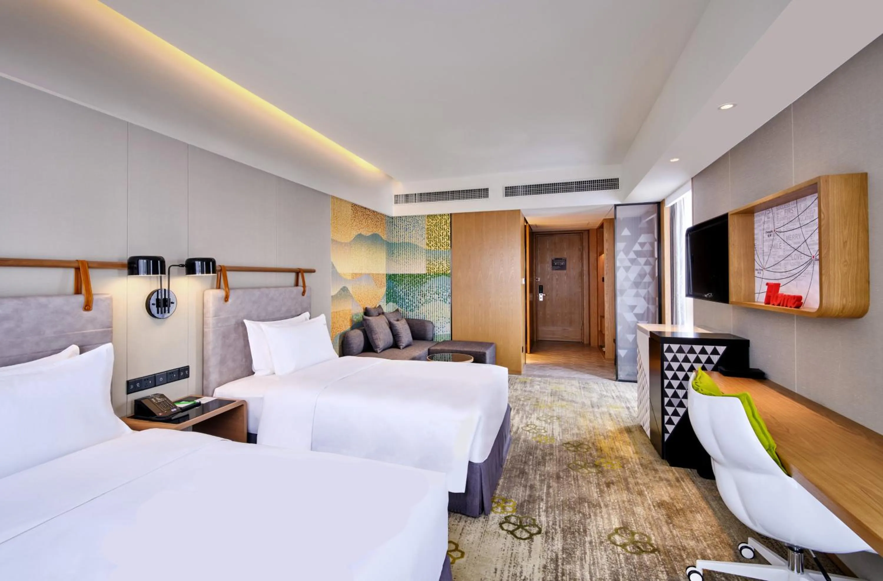 Photo of the whole room, Bed in Holiday Inn Guangzhou South Lake-an lHG Hotel