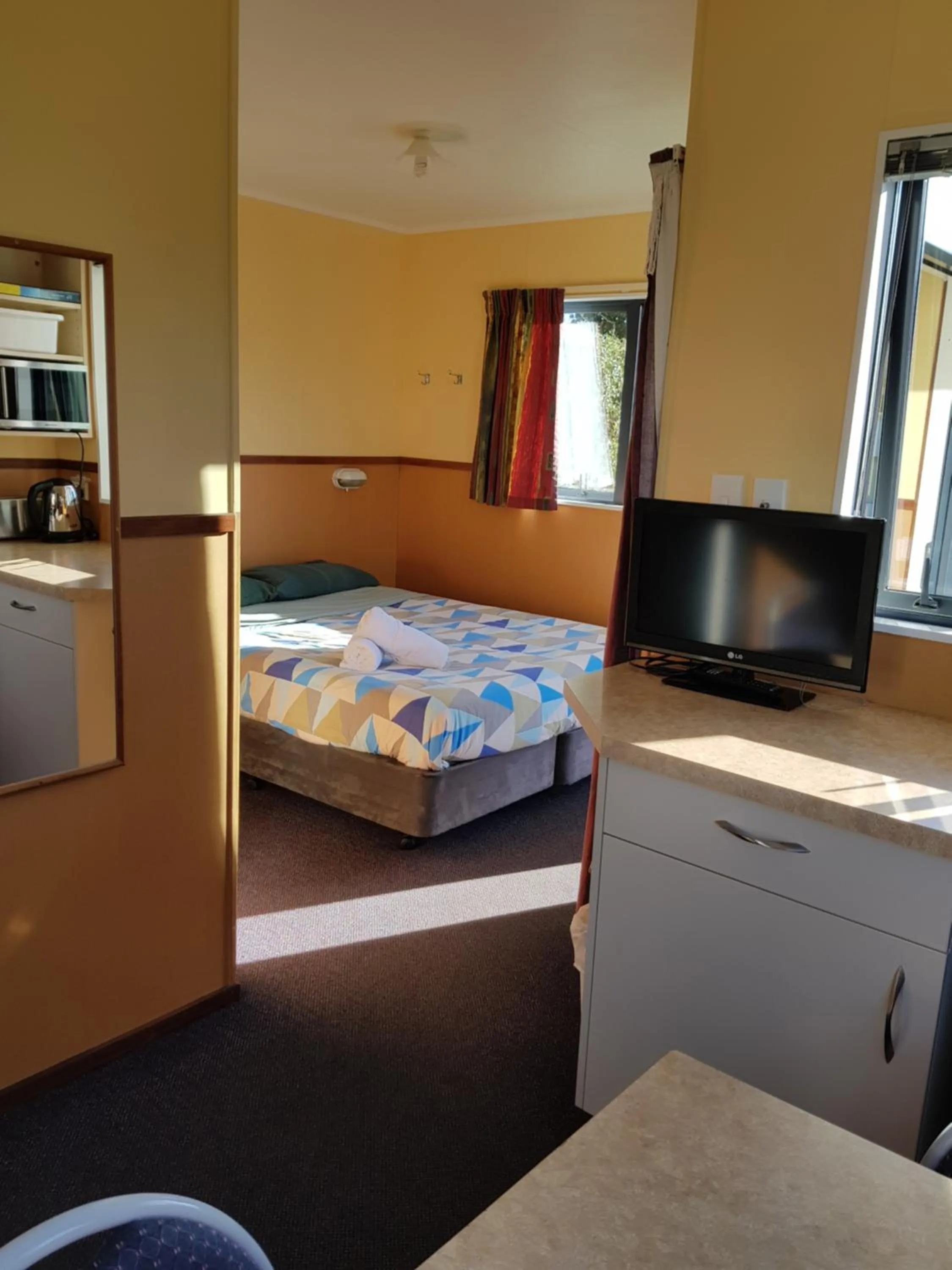 Photo of the whole room, Bed in Timaru TOP 10 Holiday Park