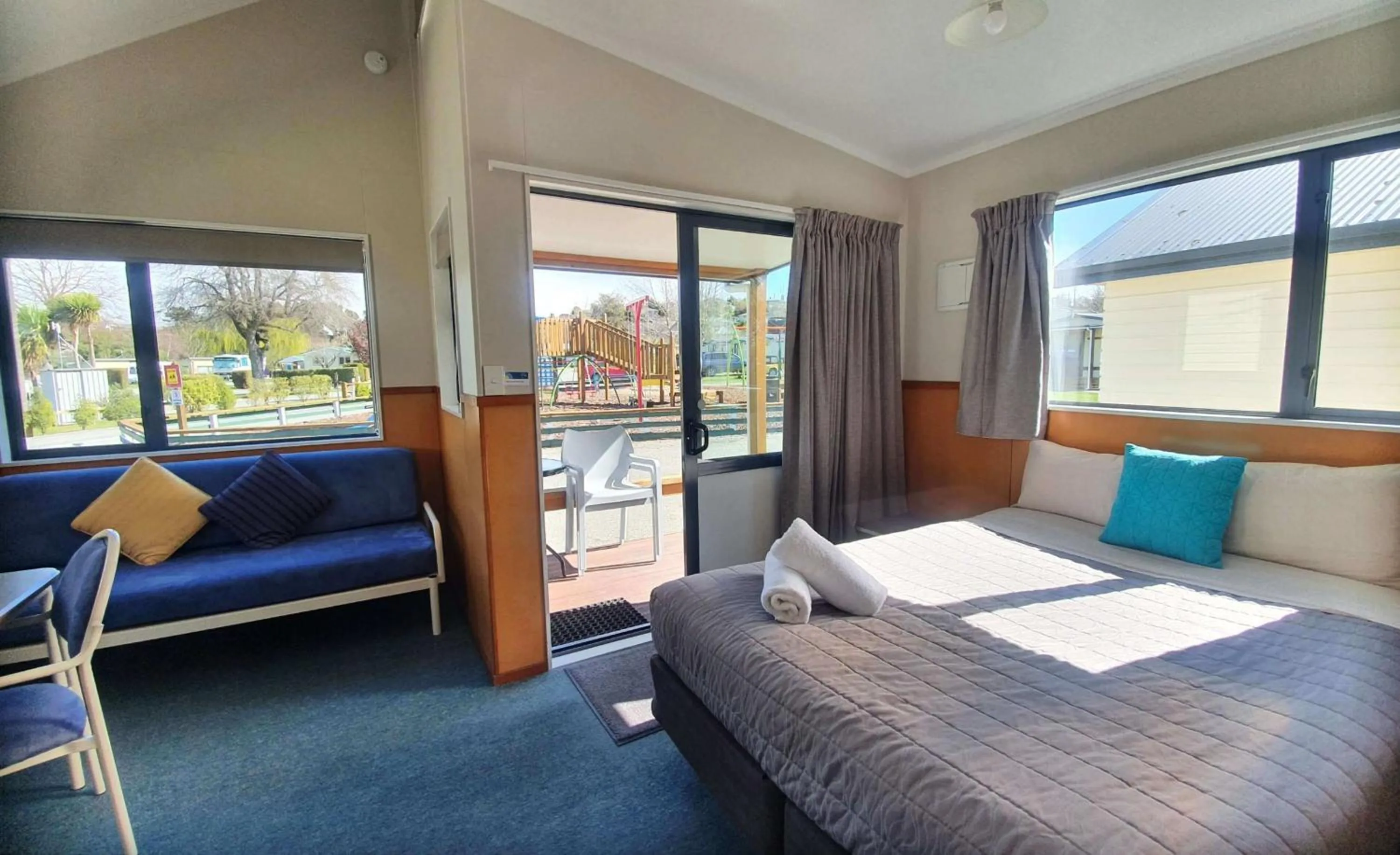 Photo of the whole room, Bed in Timaru TOP 10 Holiday Park