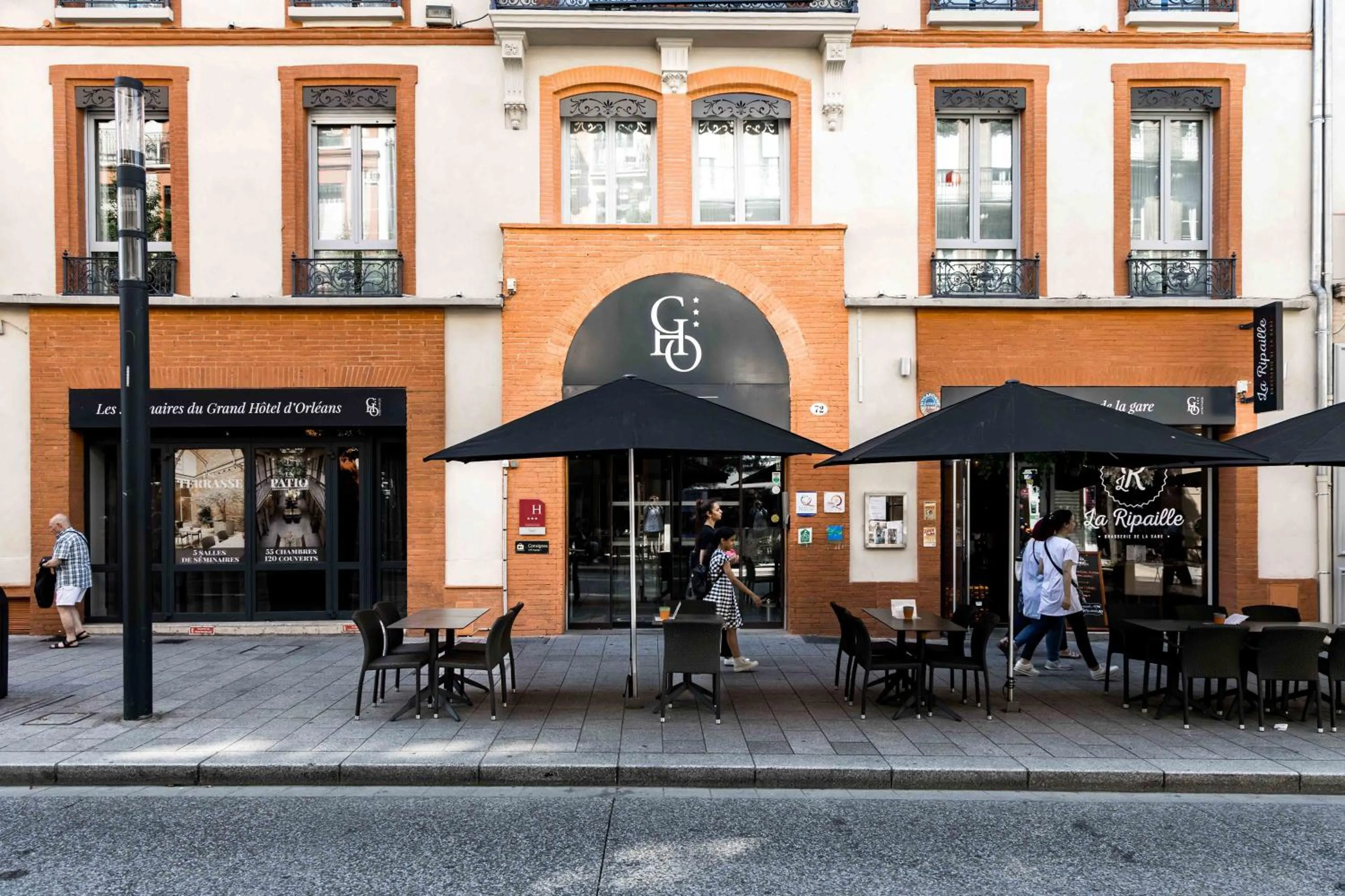 Facade/entrance in Grand Hôtel d'Orléans