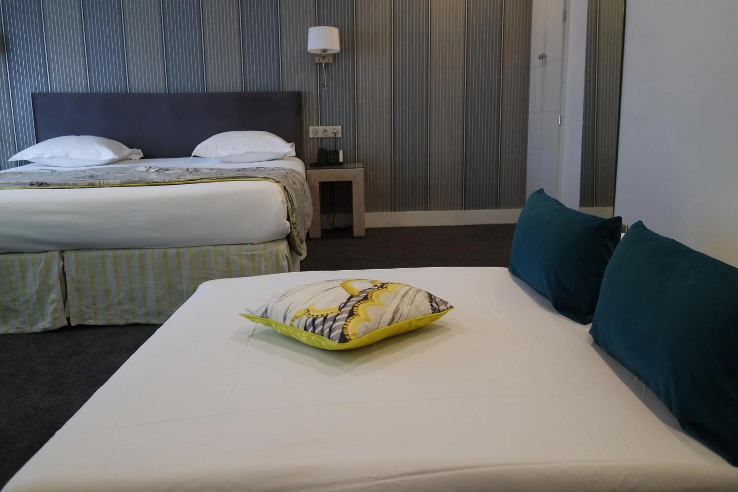 Bedroom, Bed in Grand Hôtel d'Orléans