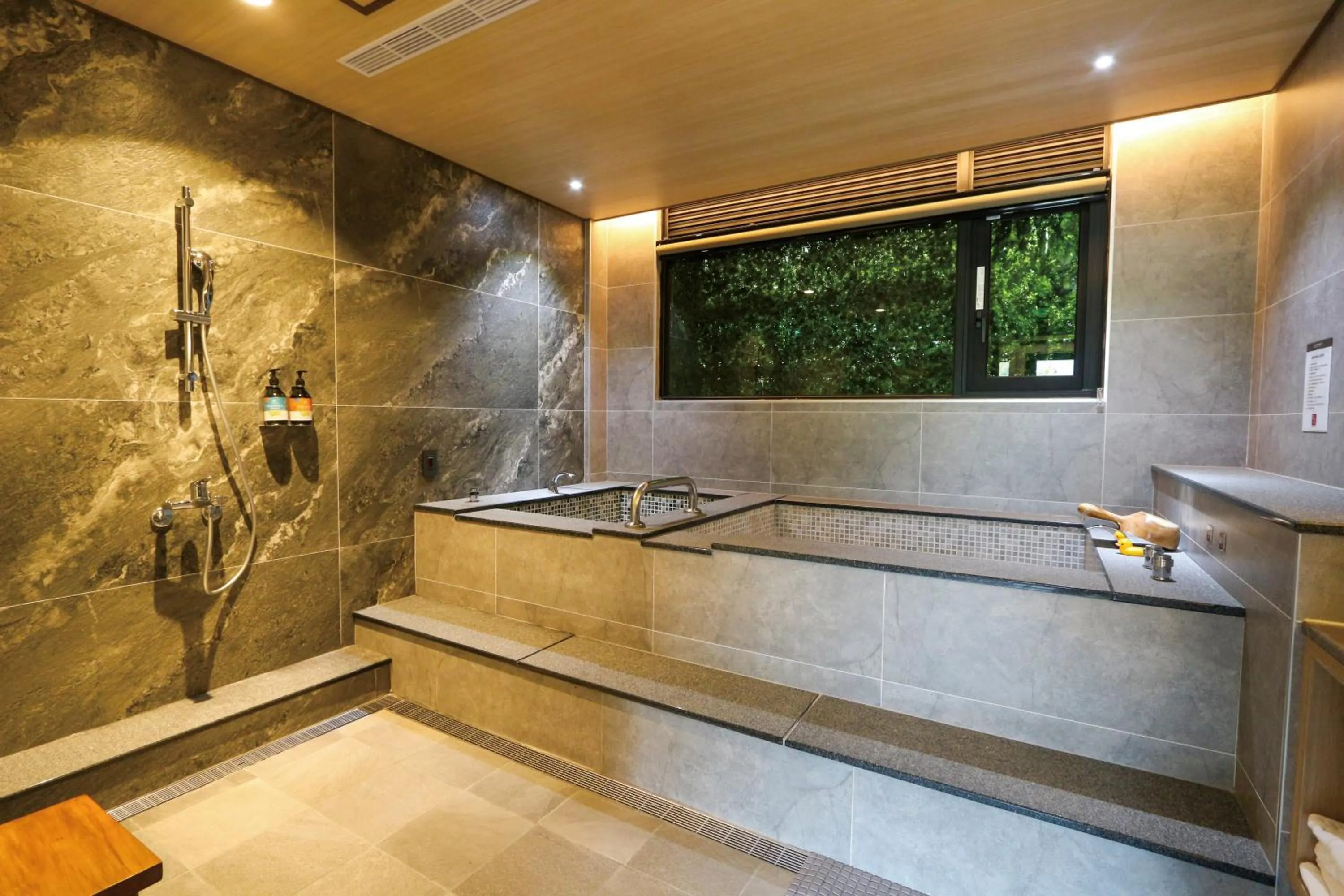 Bathroom in Great Roots Forestry Spa Resort