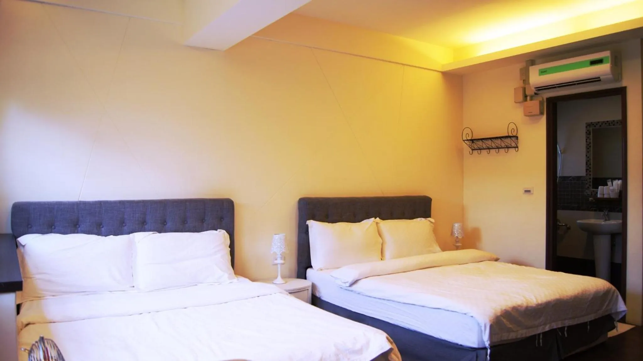 Bed in 海邊邊民宿 Near Seaside B&B 民宿1092號