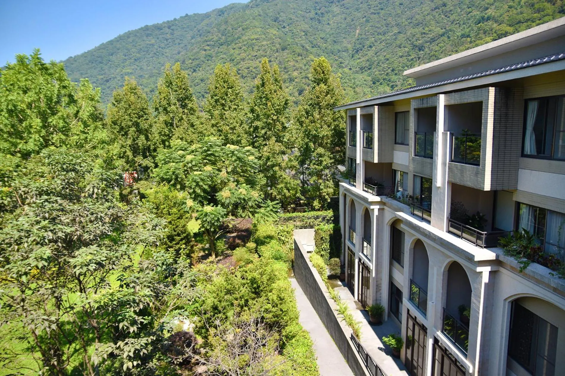 Tai-Yi Red Maple Resort