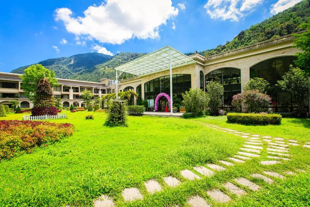 Tai-Yi Red Maple Resort