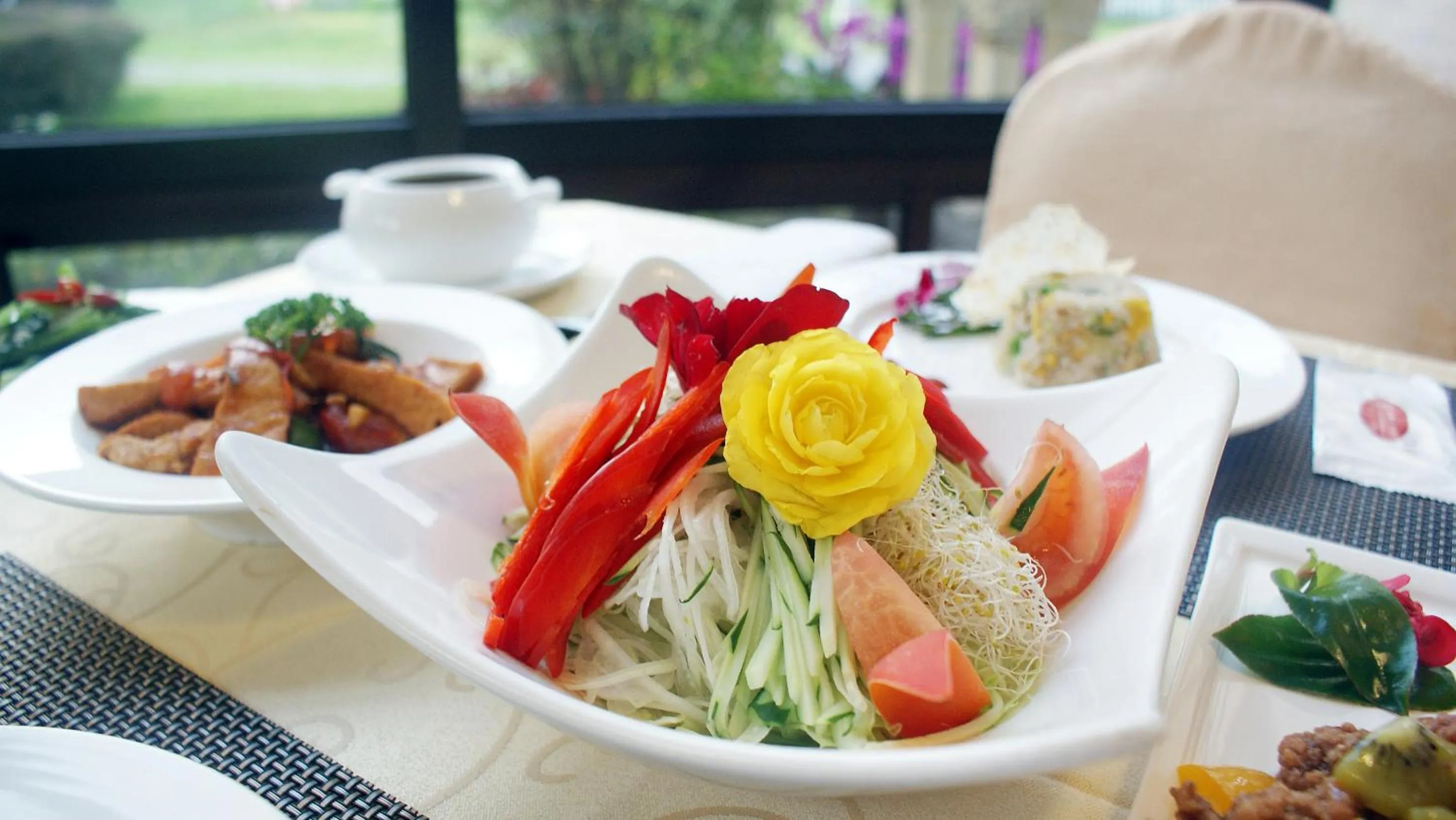 Dinner in Tai-Yi Red Maple Resort