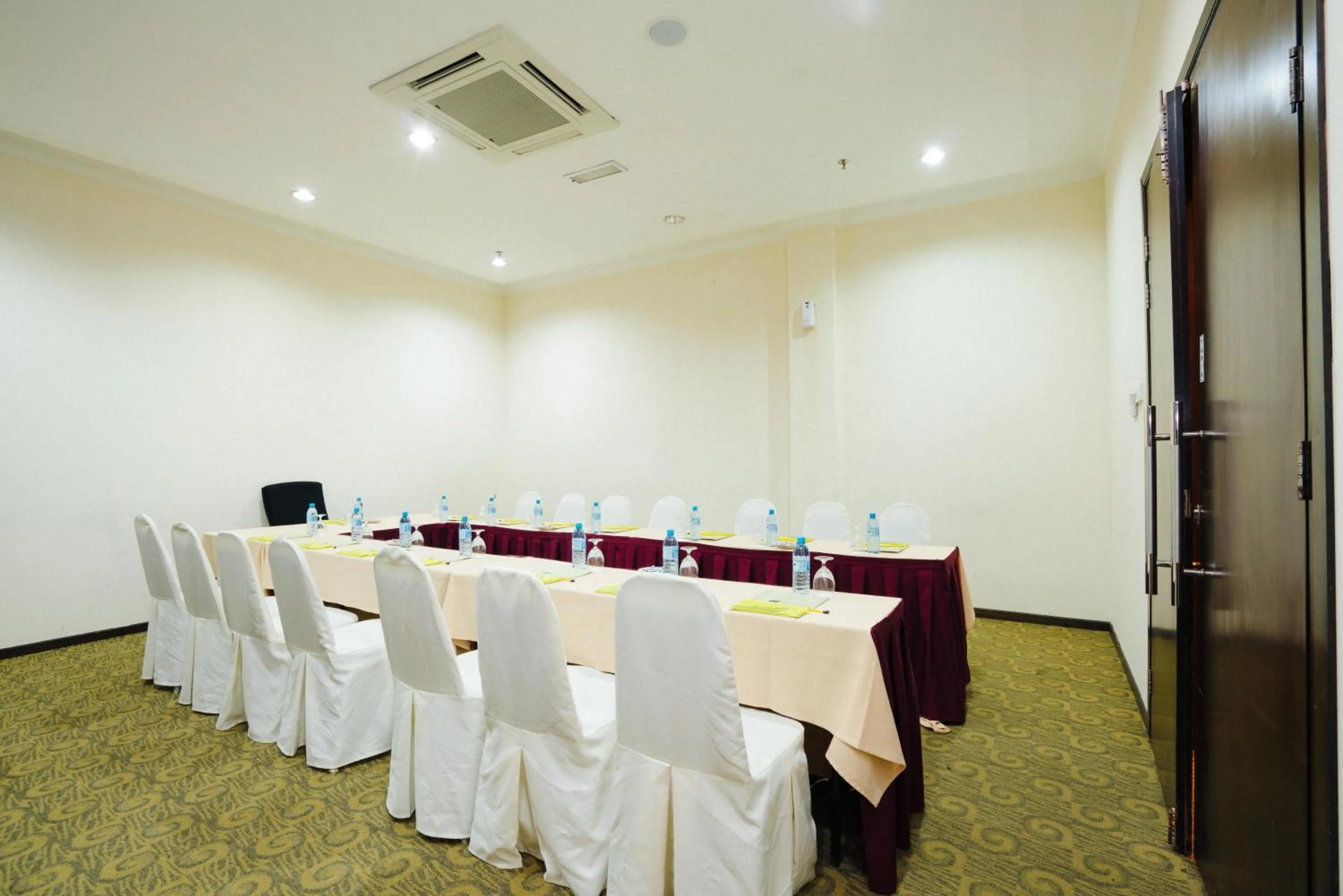 Business facilities in Raia Inn Penang