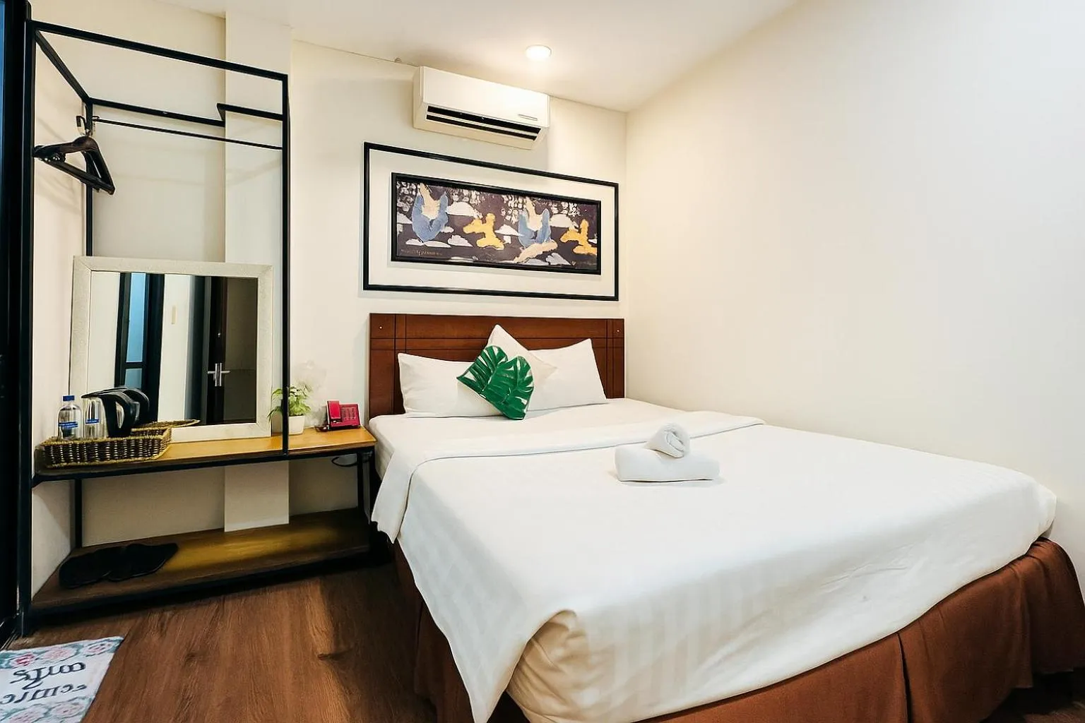 Photo of the whole room, Bed in Vintage Park View Hotel & Spa - Hoang Phi