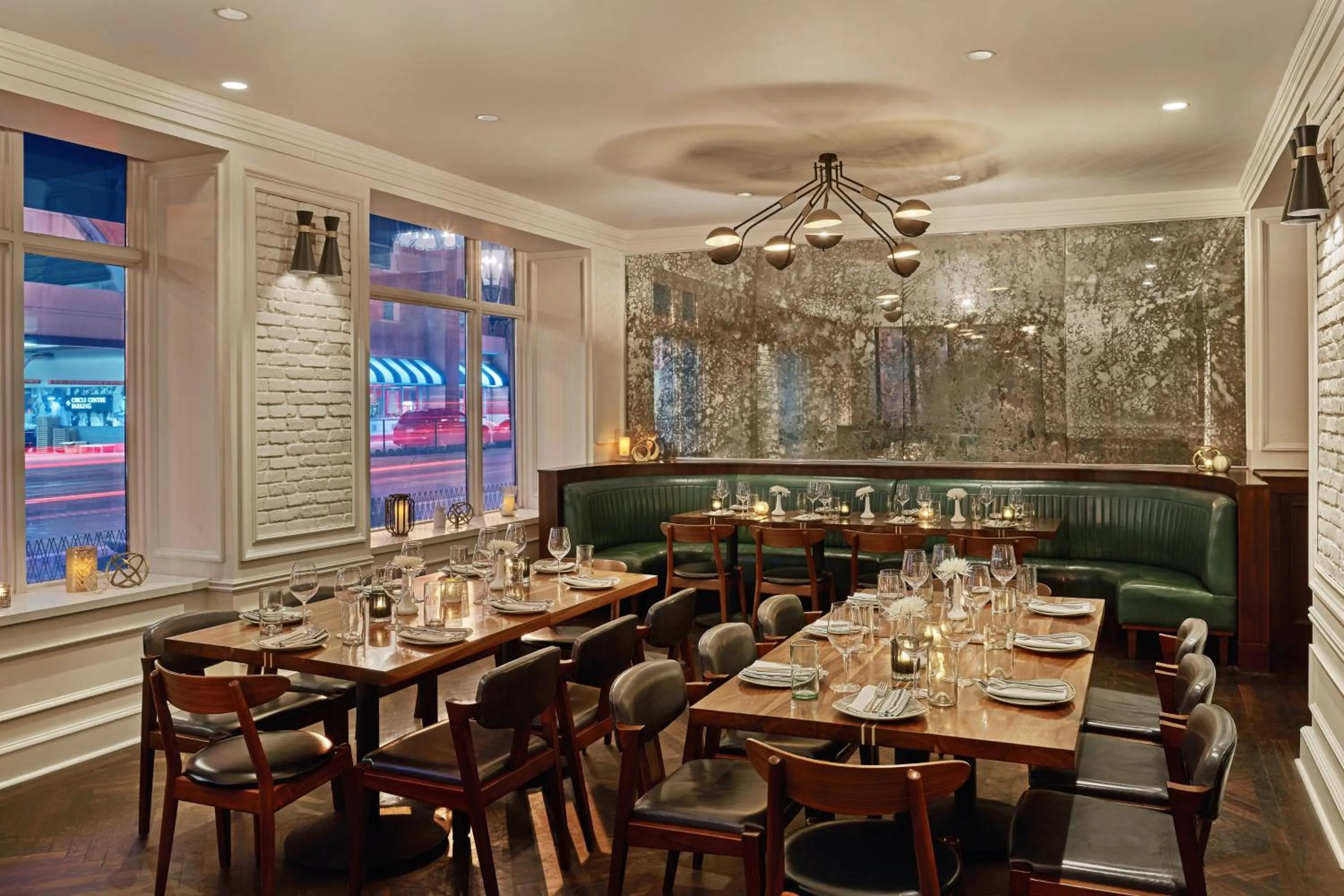 Restaurant/places to eat in Le Meridien Indianapolis