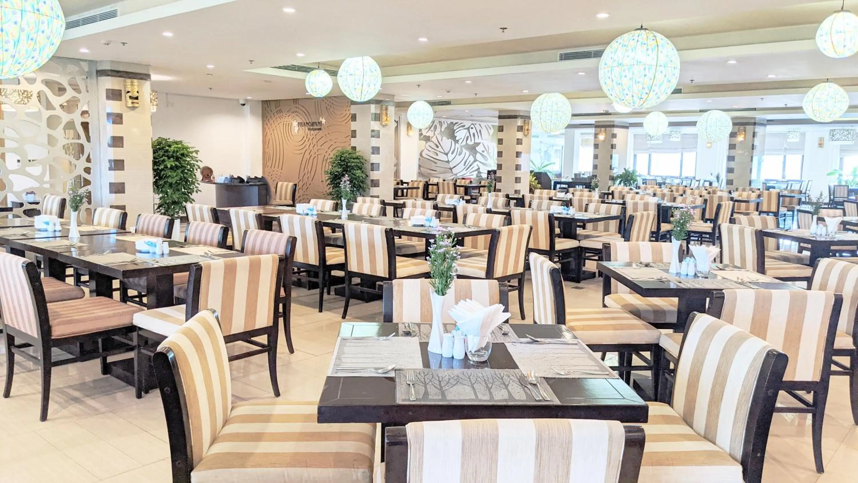 Restaurant/places to eat in Olalani Resort & Condotel