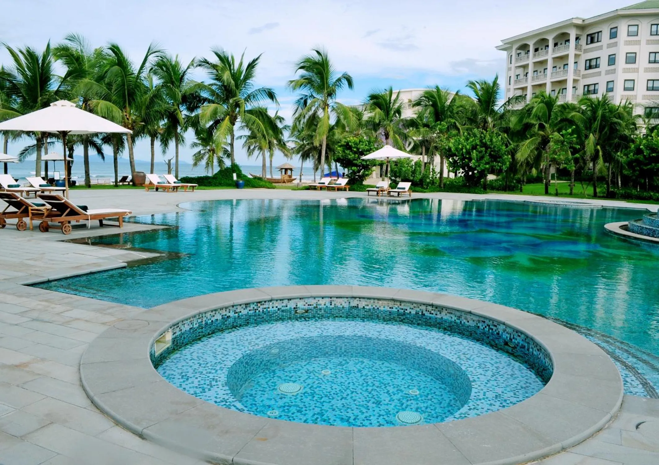 Swimming pool in Olalani Resort & Condotel