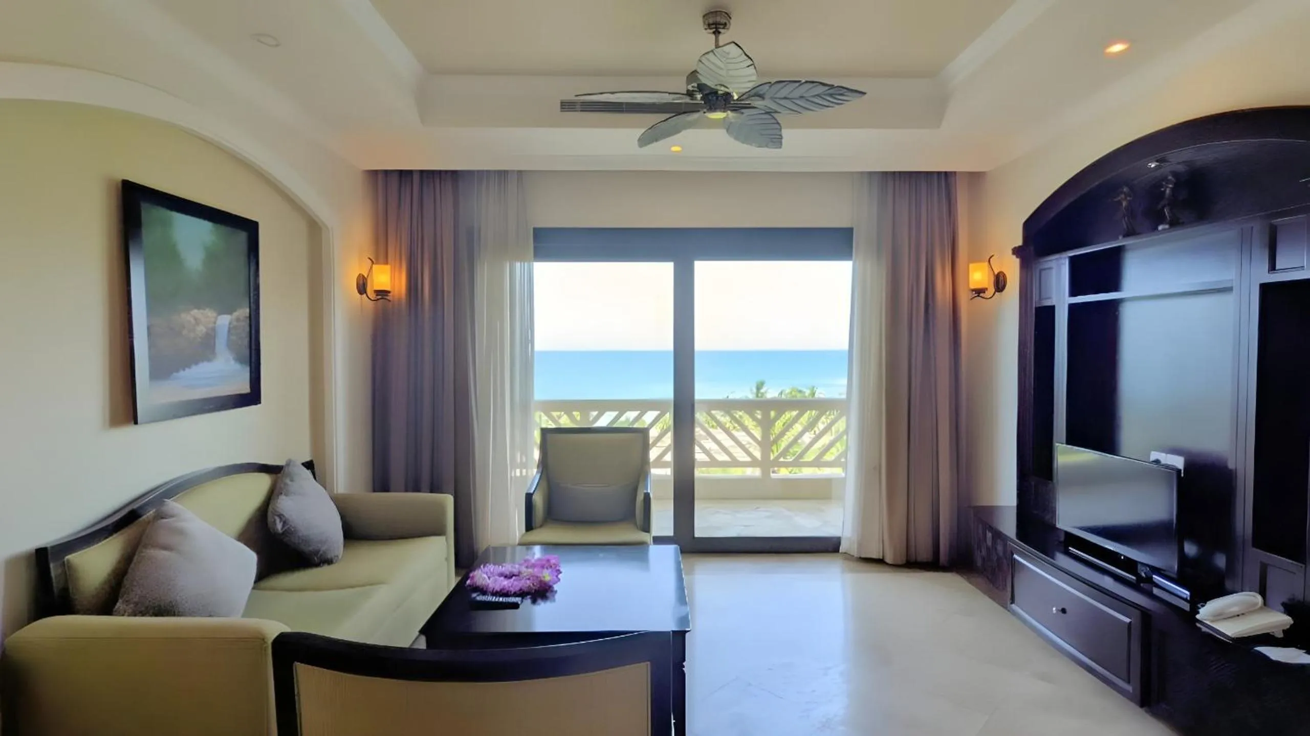 Living room in Olalani Resort & Condotel