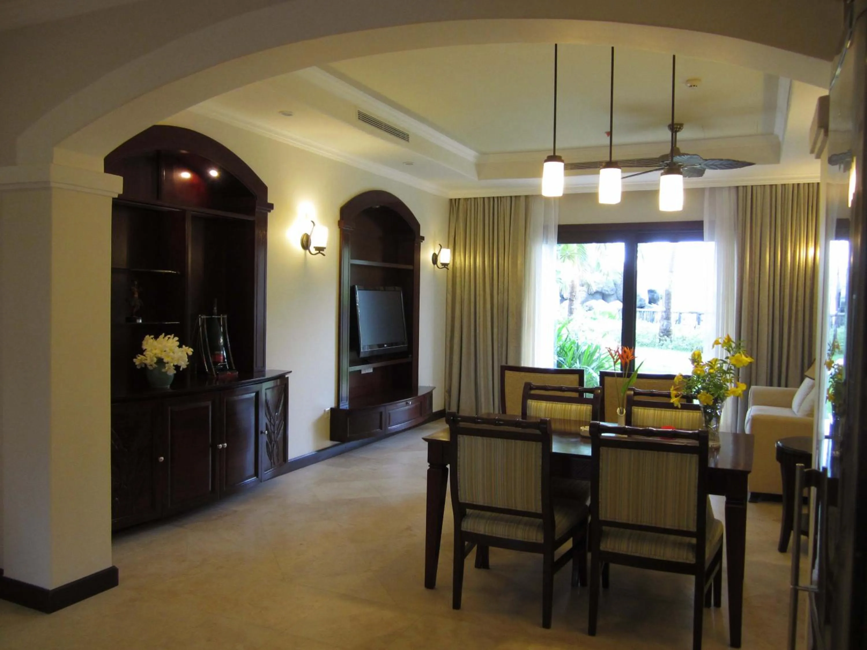 Living room in Olalani Resort & Condotel