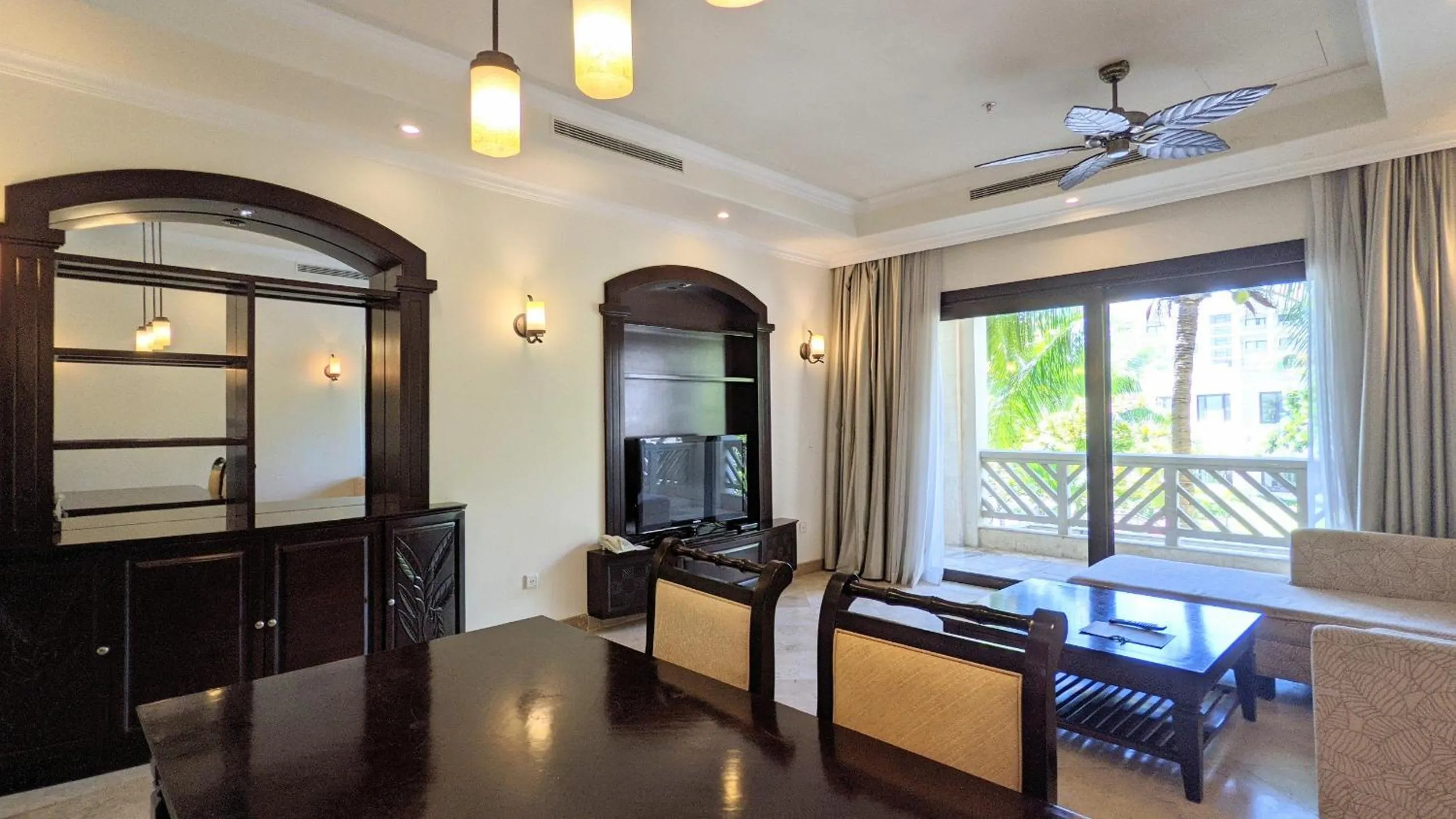 Living room in Olalani Resort & Condotel