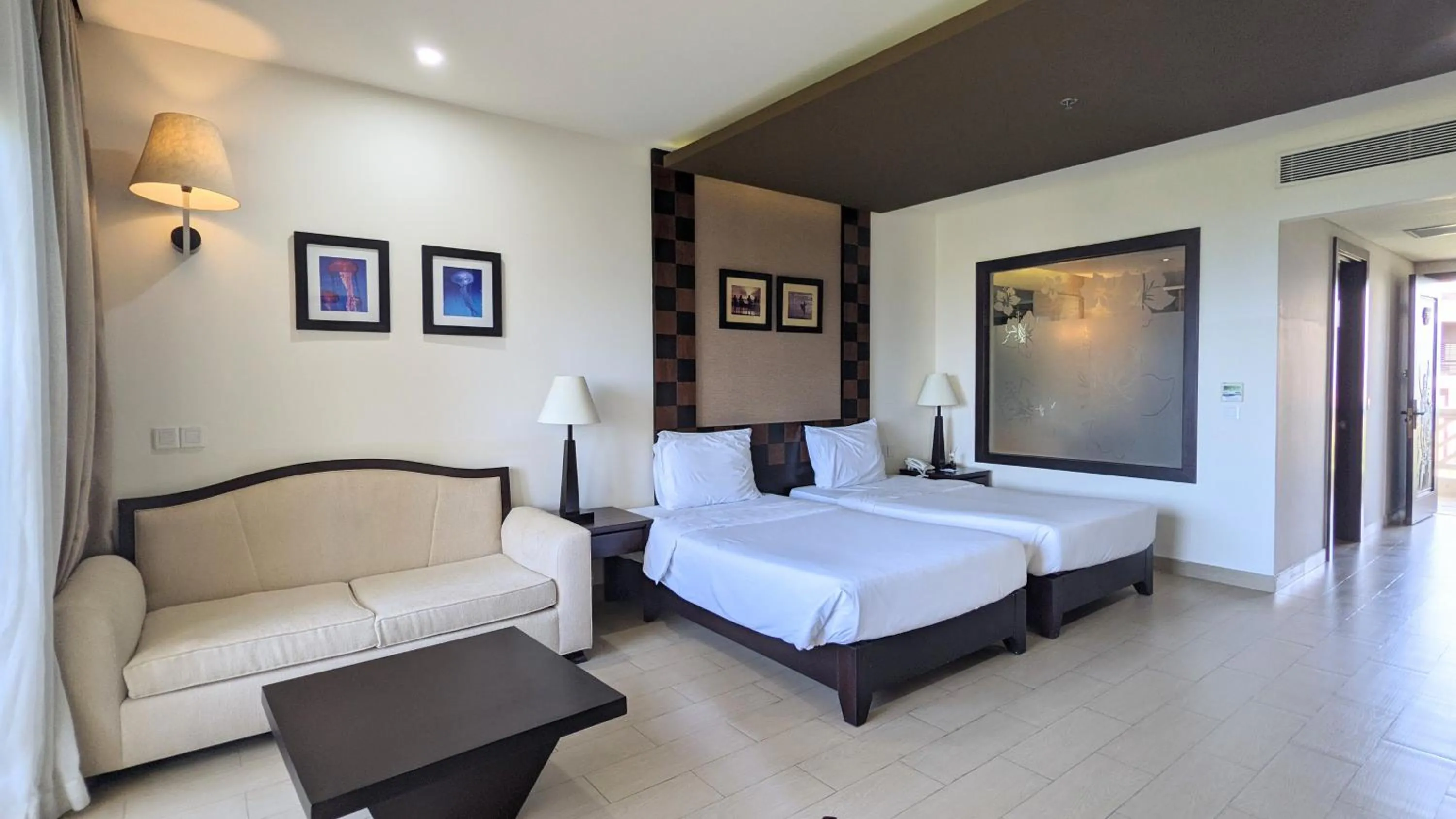 Bedroom, Bed in Olalani Resort & Condotel