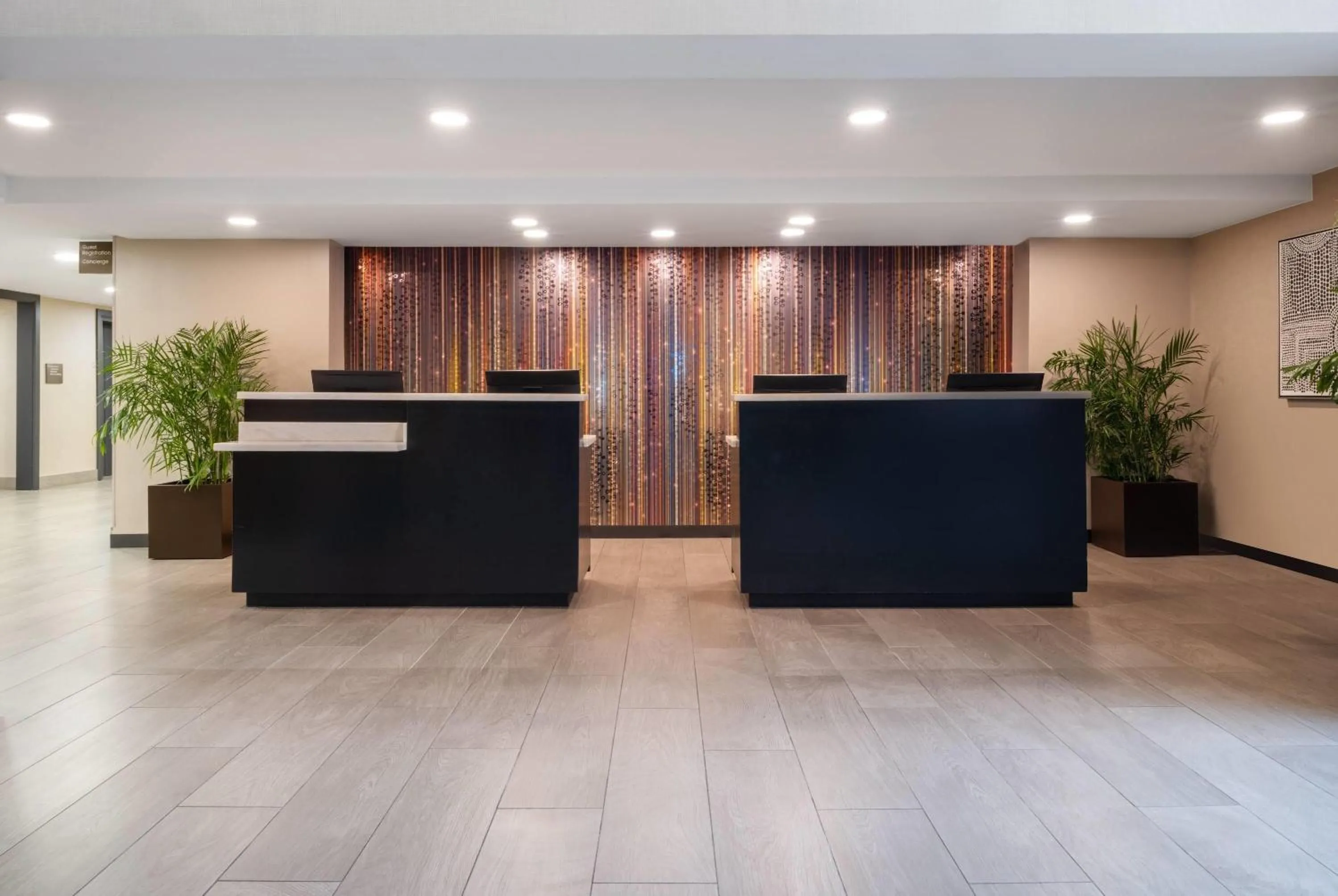 Lobby or reception in Wyndham Indianapolis Airport