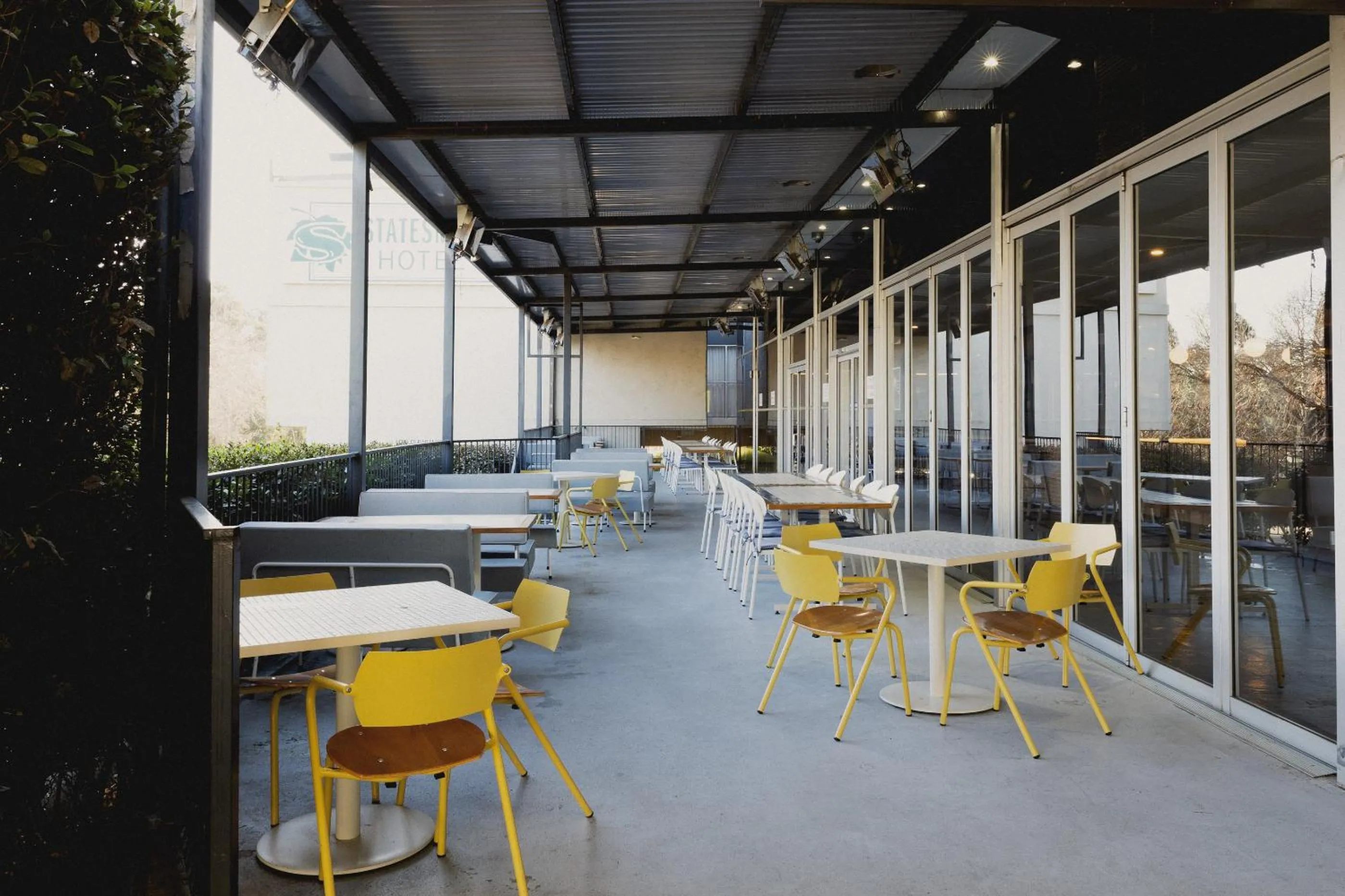 Balcony/Terrace in Statesman Hotel