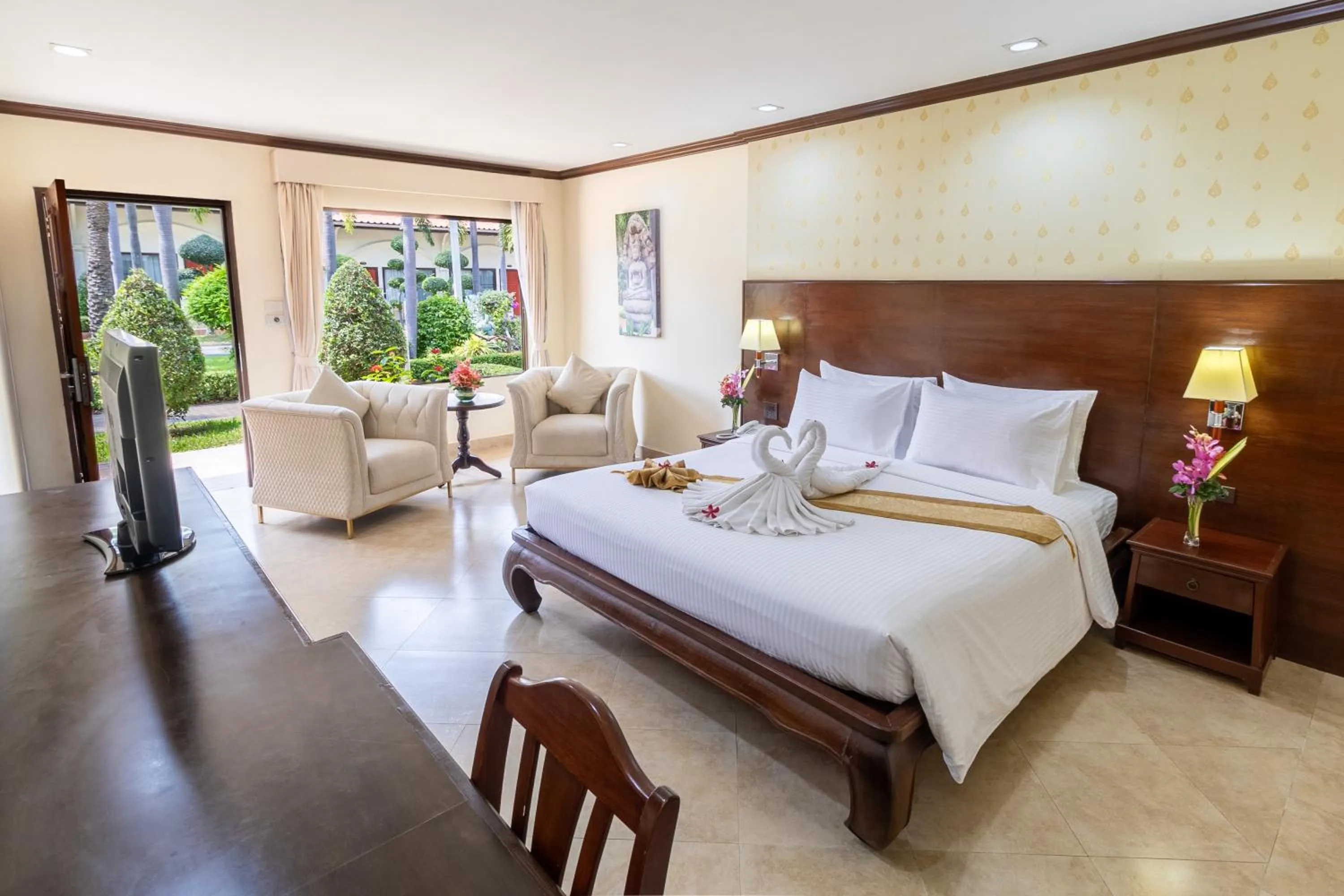 Bed in Thai Garden Resort