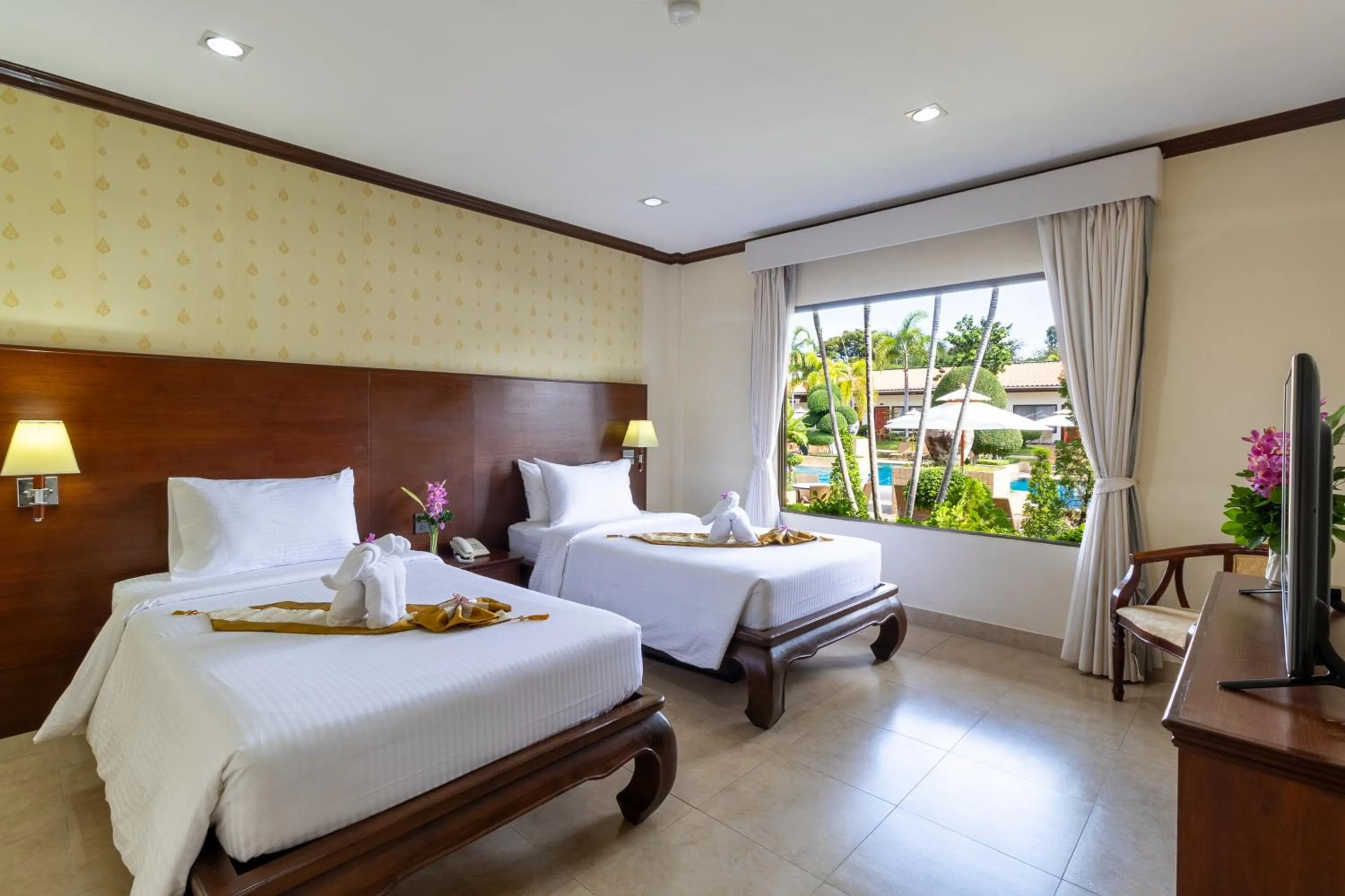 Bed in Thai Garden Resort