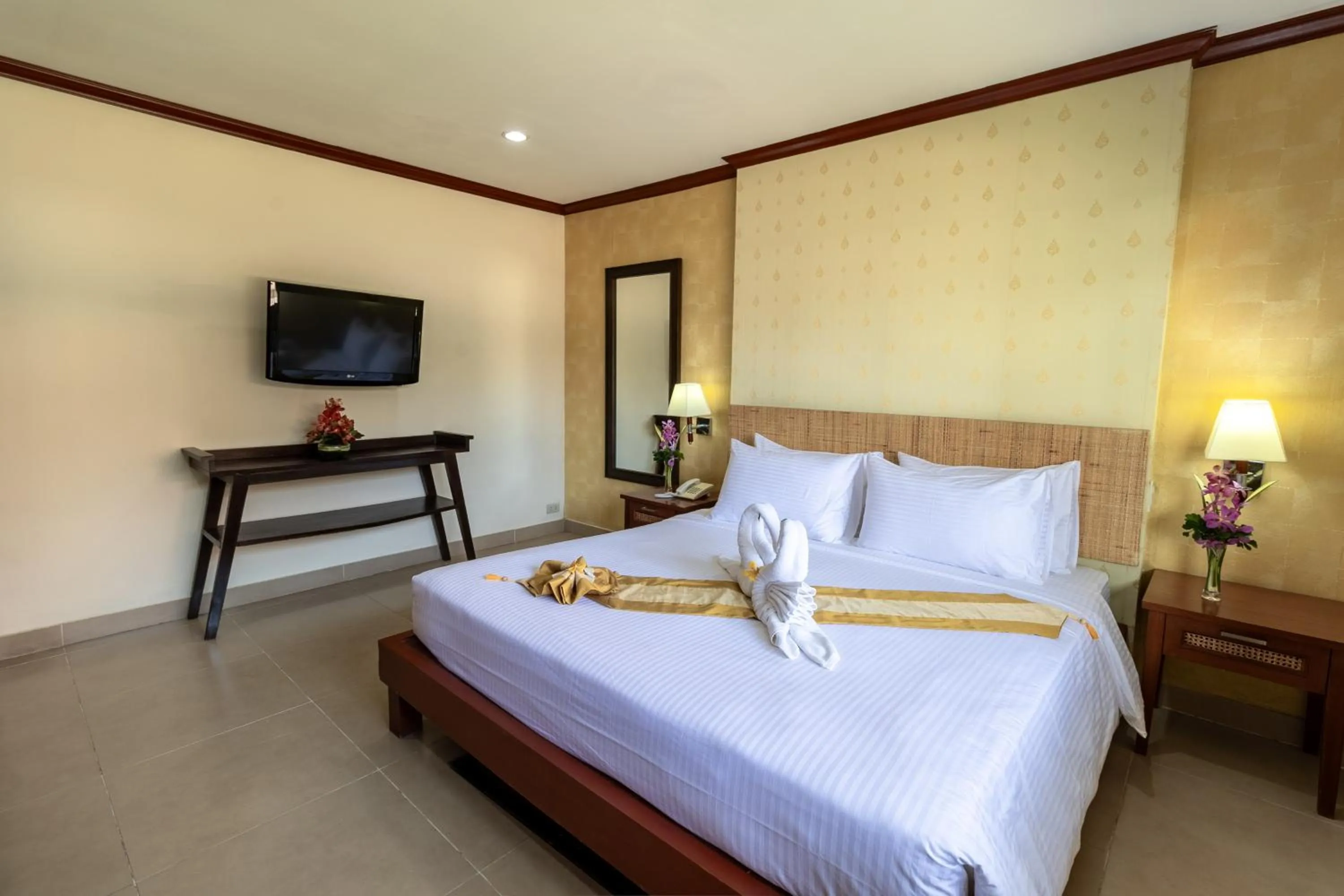 Bed in Thai Garden Resort