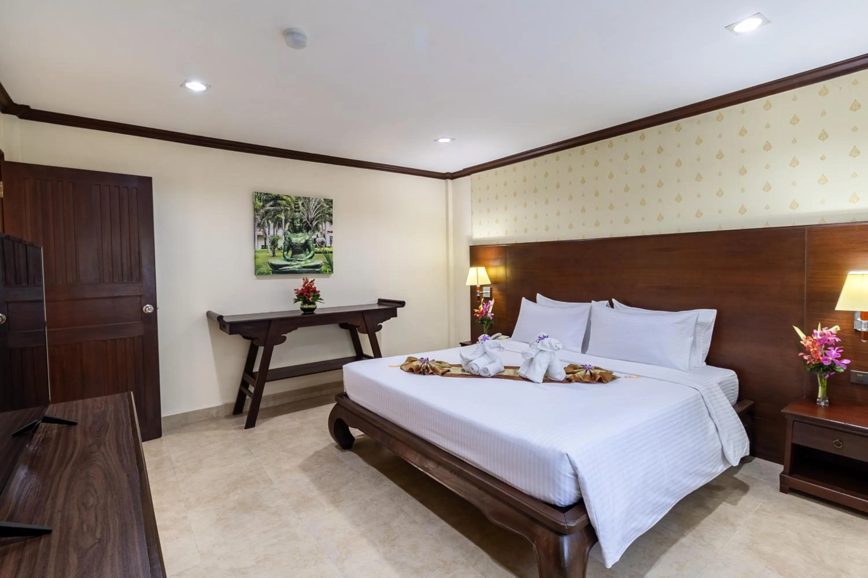 Bed in Thai Garden Resort