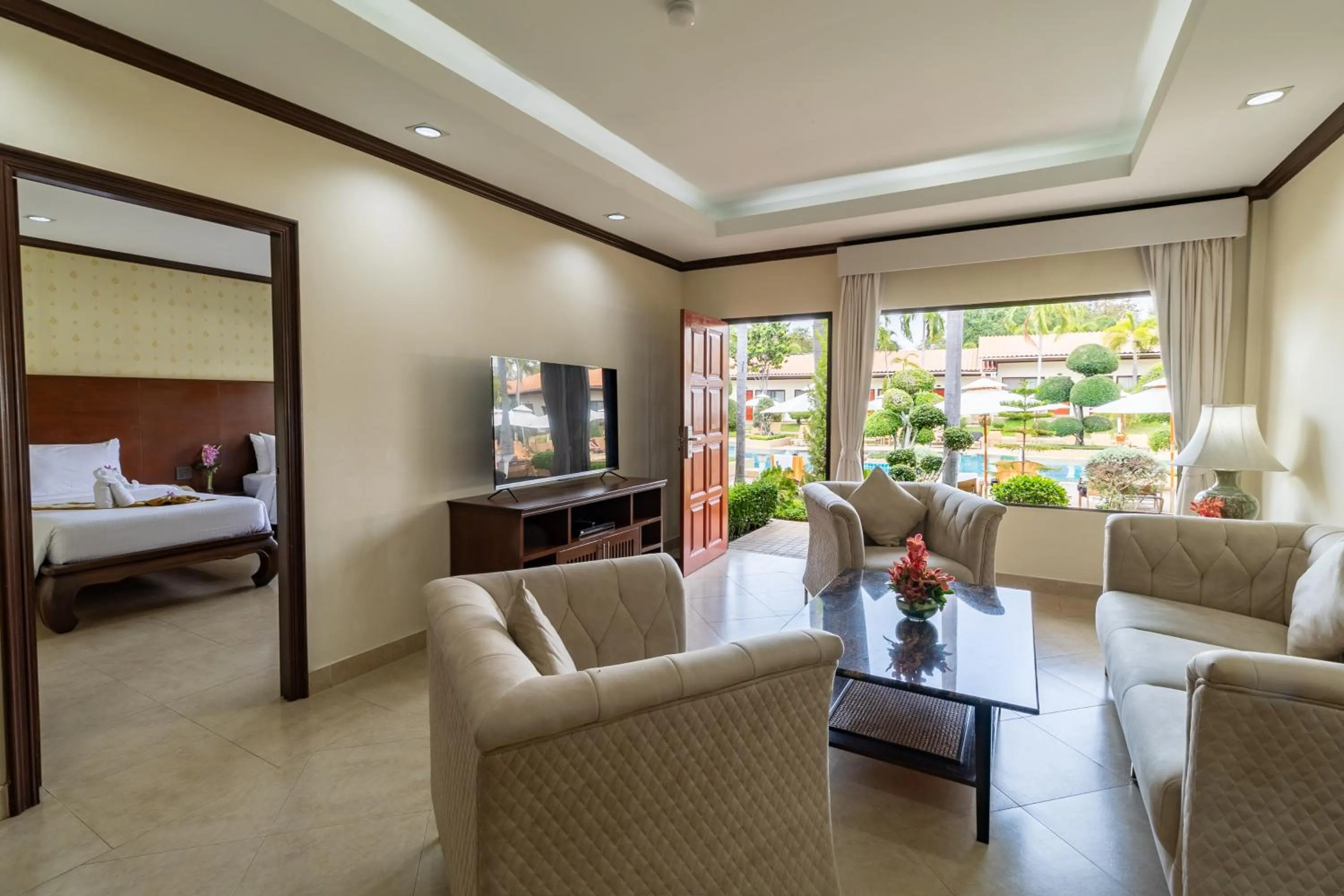 Living room, Bed in Thai Garden Resort