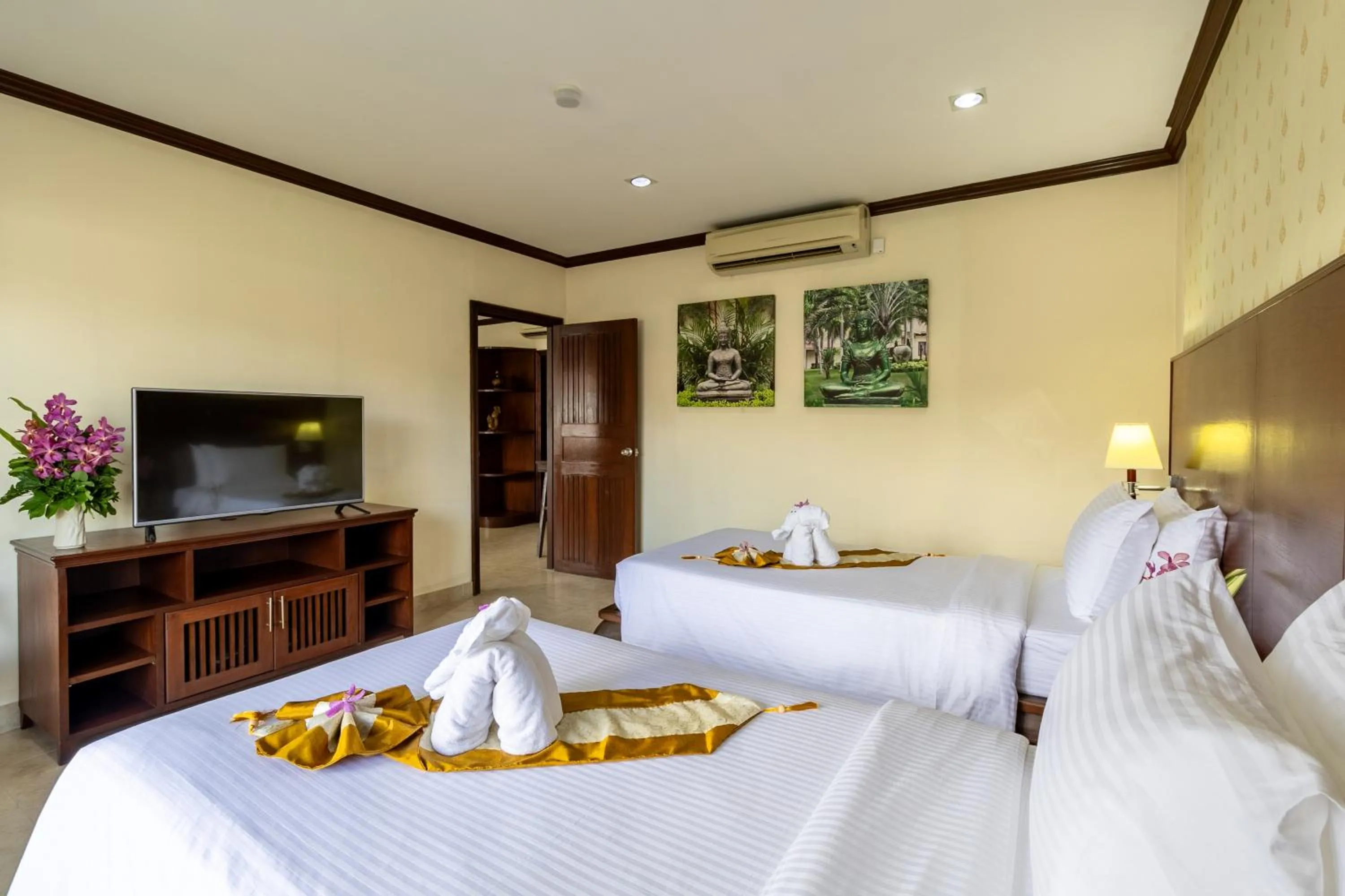 Bed in Thai Garden Resort