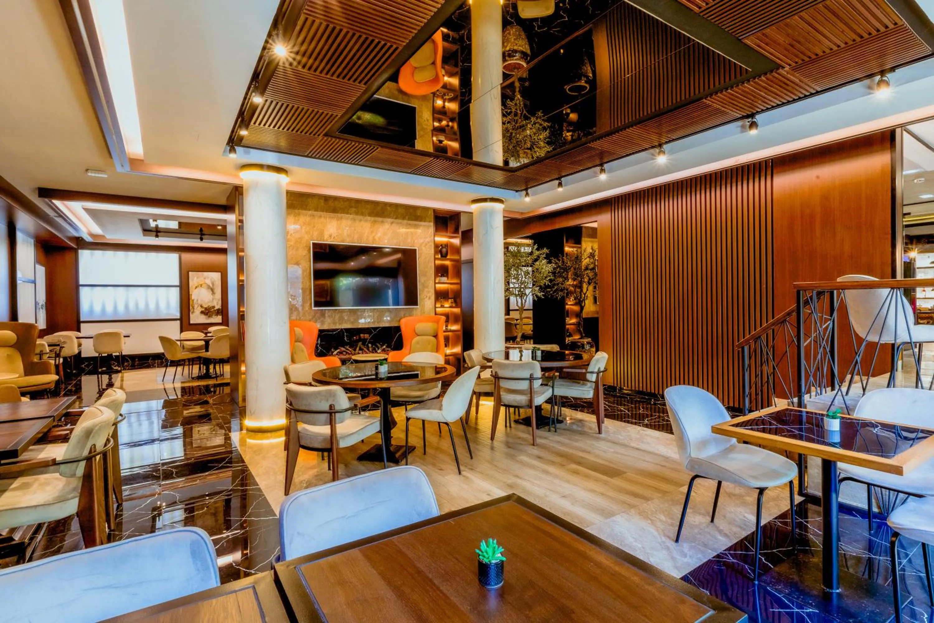 Restaurant/places to eat in Nobel Gallery Hotel