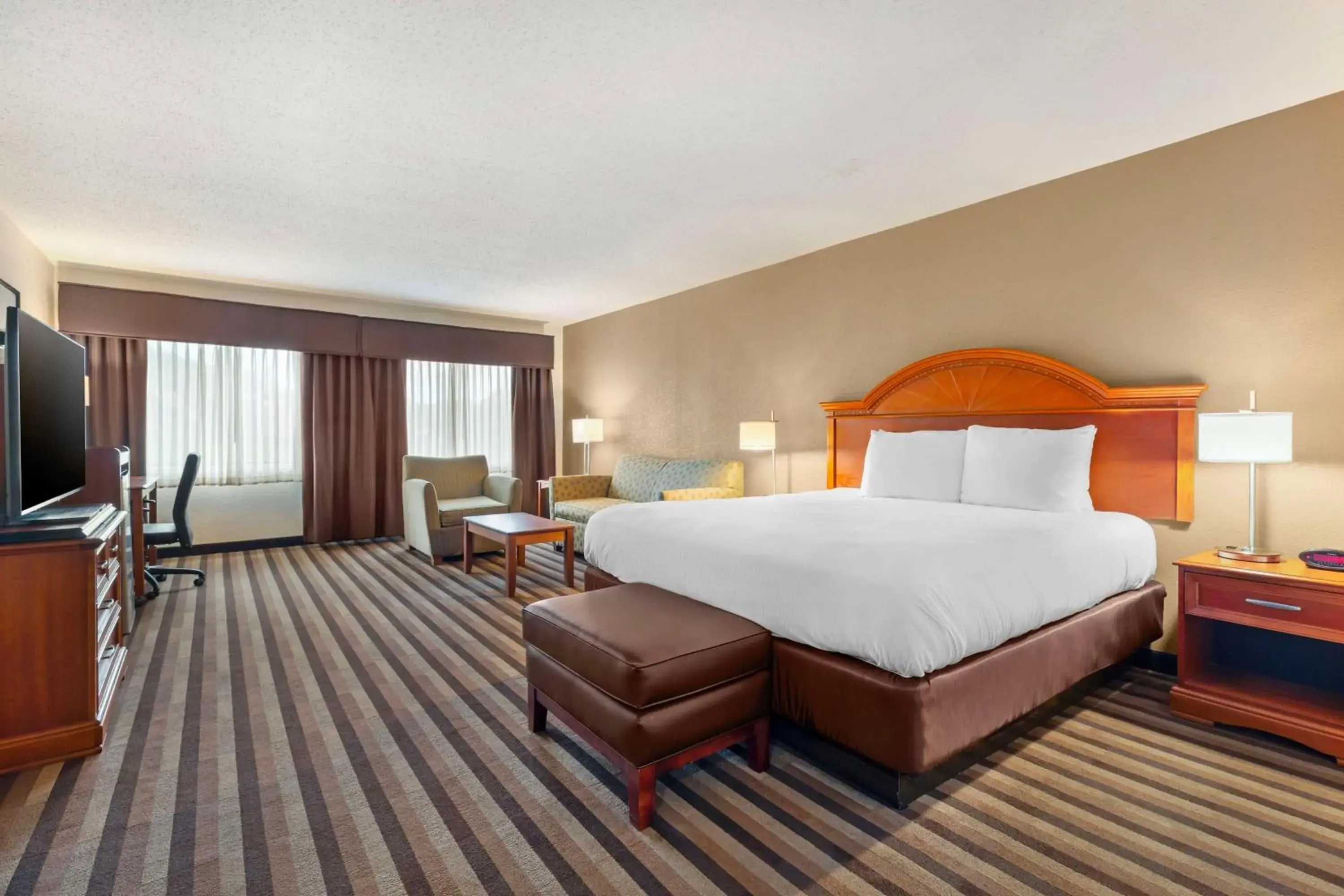 Mini King Suite with Sofa Bed - Non-Smoking in Best Western Rockland Mini King Suite with Sofa Bed - Non-Smoking in Best Western Rockland