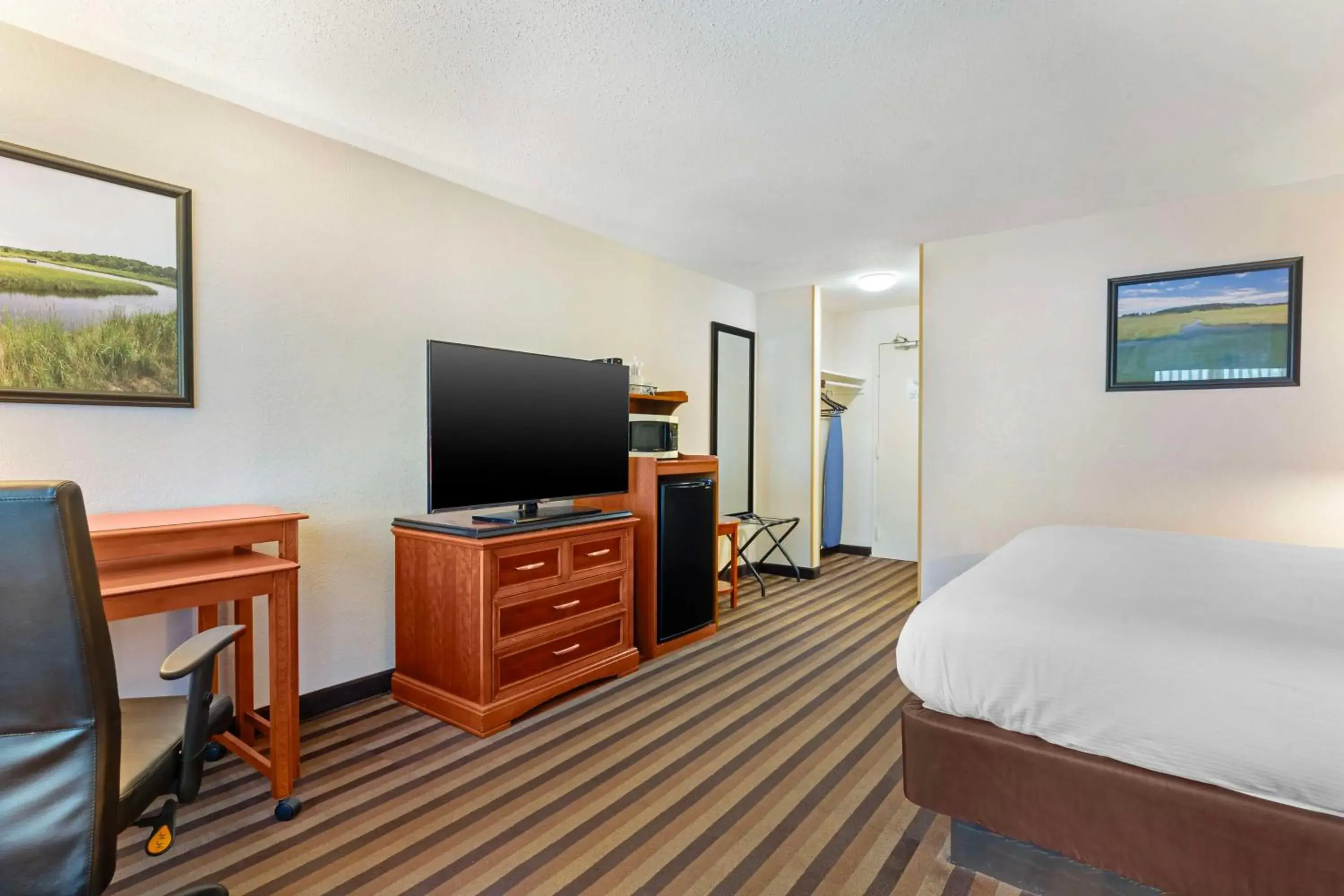 King Room - Non-Smoking in Best Western Rockland King Room - Non-Smoking in Best Western Rockland