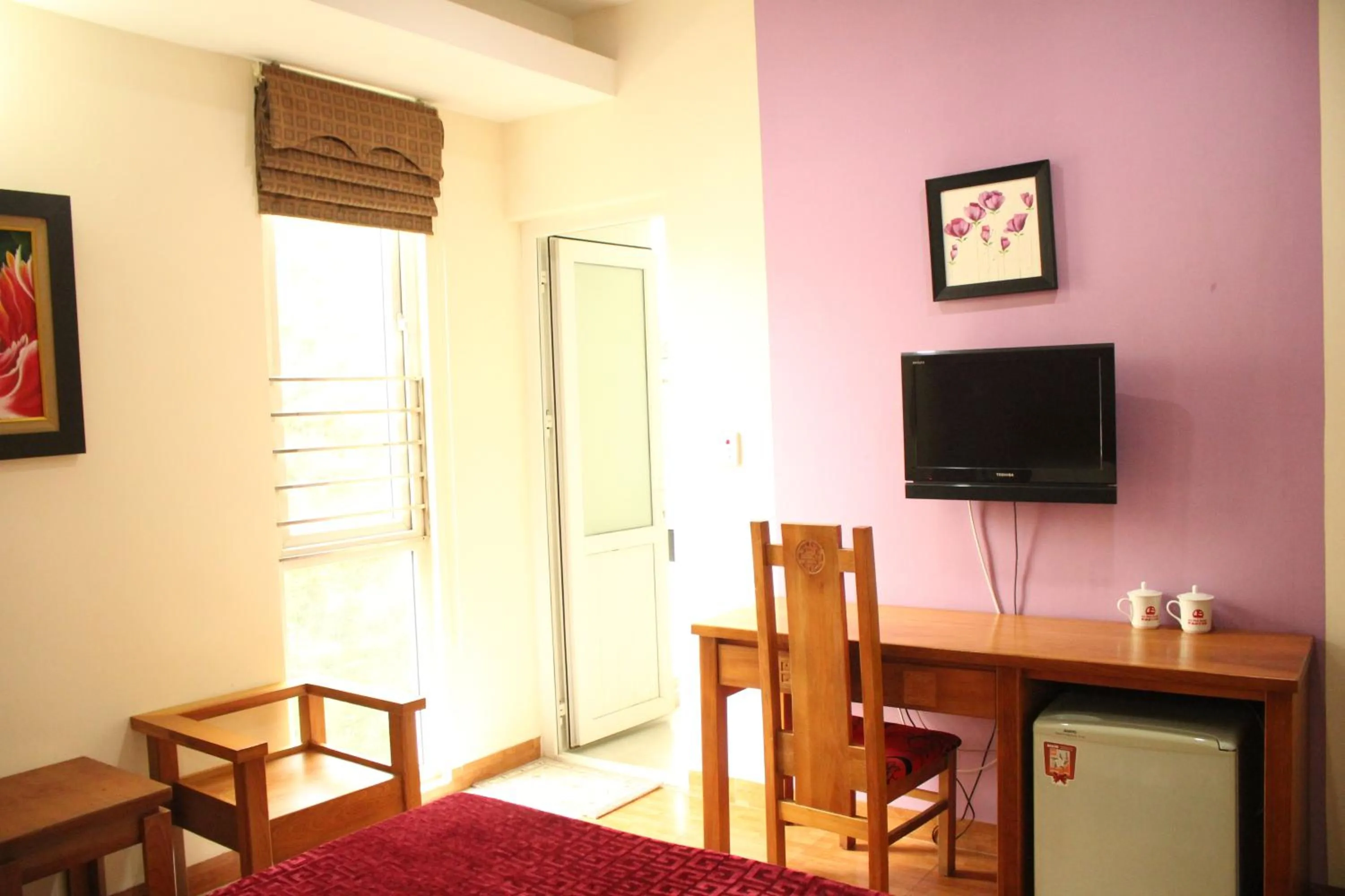 TV and multimedia in An Phú Motel