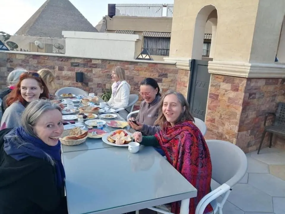 Restaurant/places to eat in Elite Pyramids Boutique Hotel