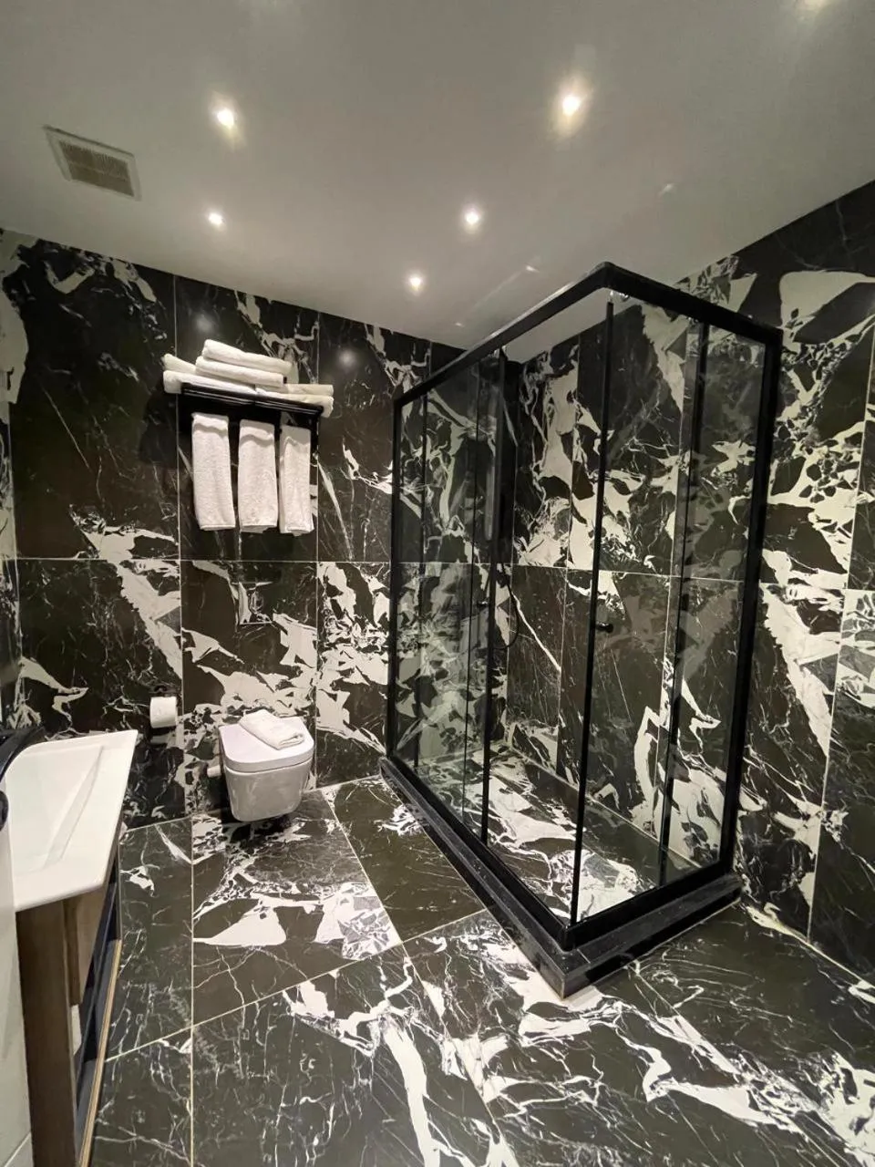 Shower in Elite Pyramids Boutique Hotel