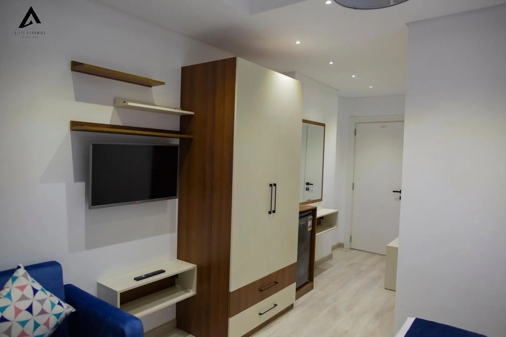 TV and multimedia in Elite Pyramids Boutique Hotel