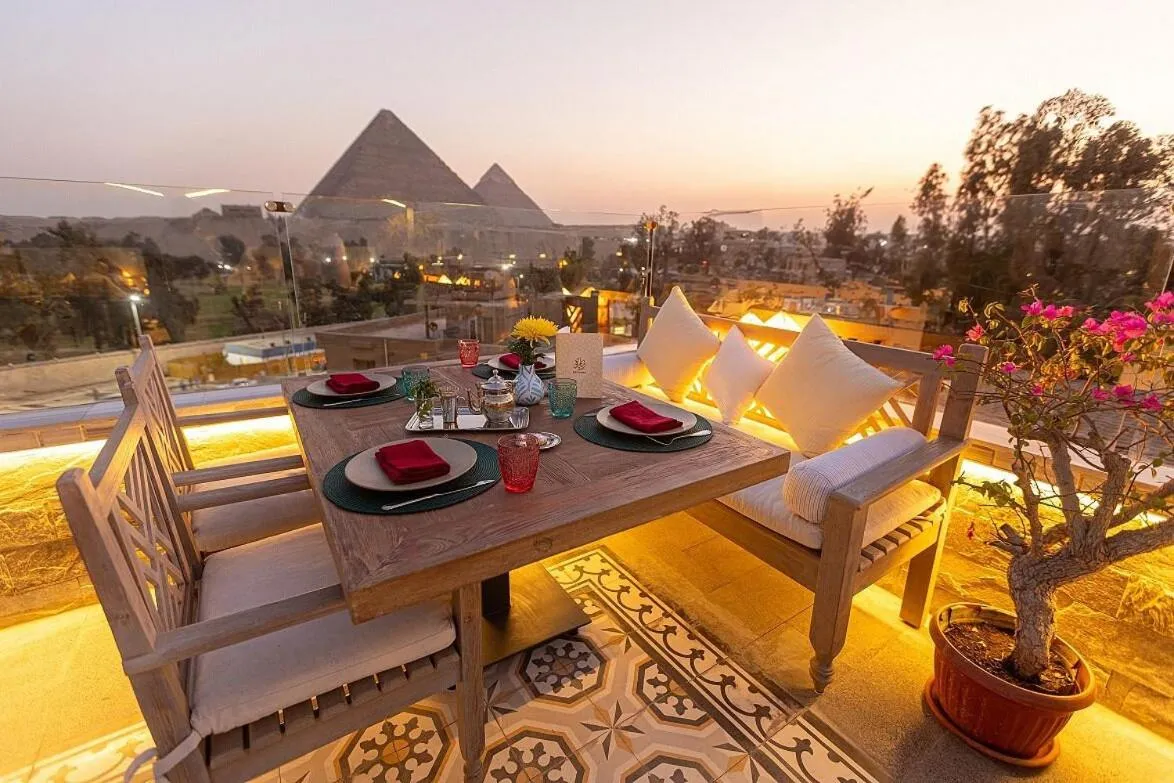 Restaurant/places to eat in Elite Pyramids Boutique Hotel