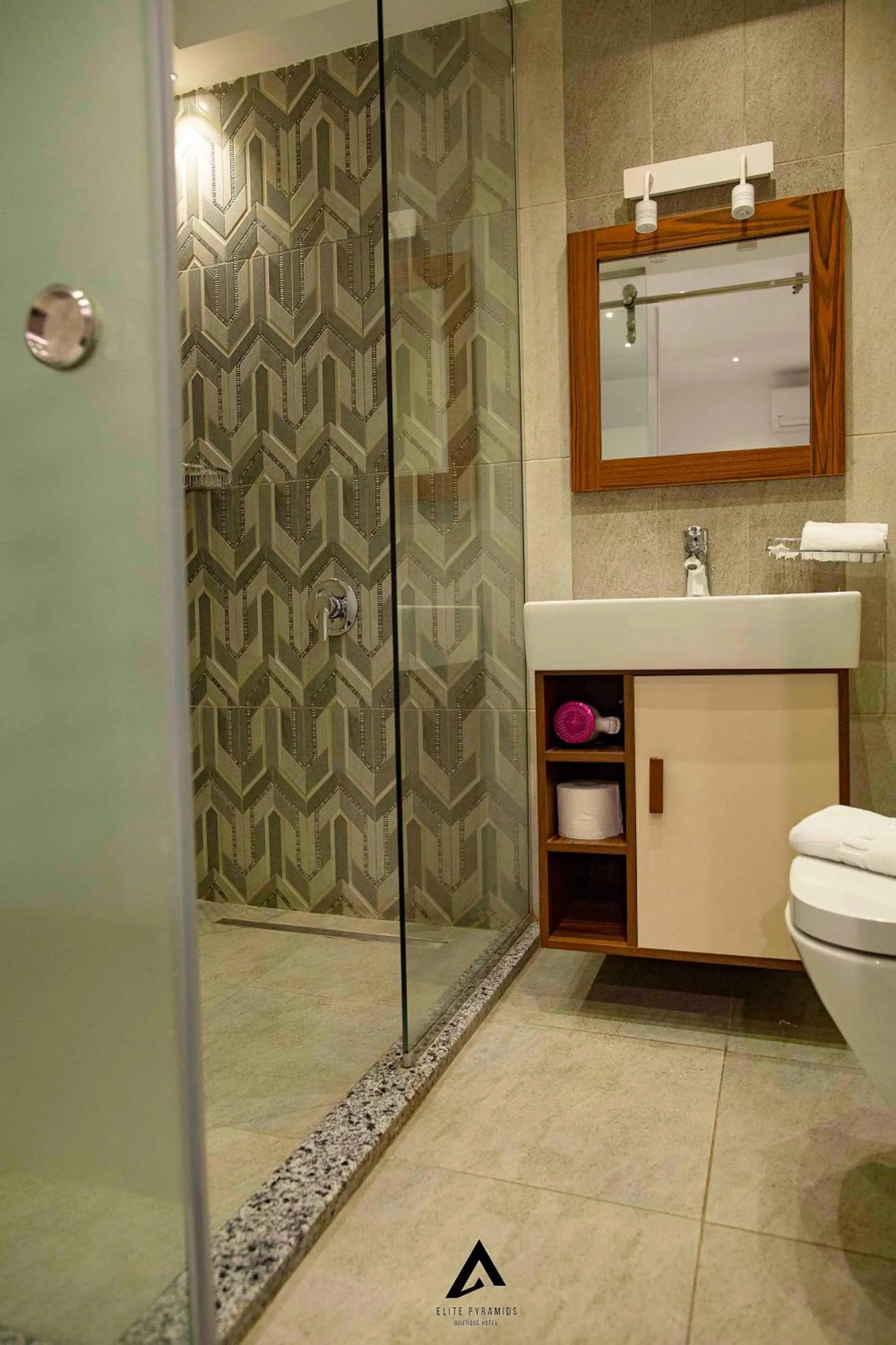Shower in Elite Pyramids Boutique Hotel