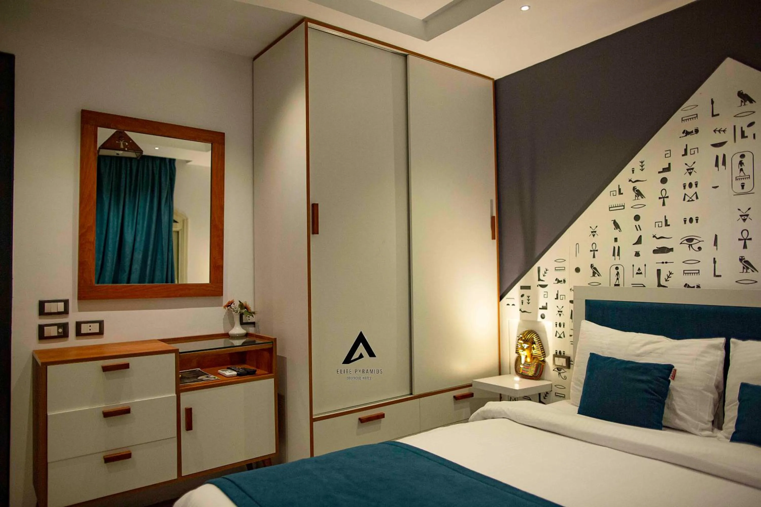 Bed in Elite Pyramids Boutique Hotel