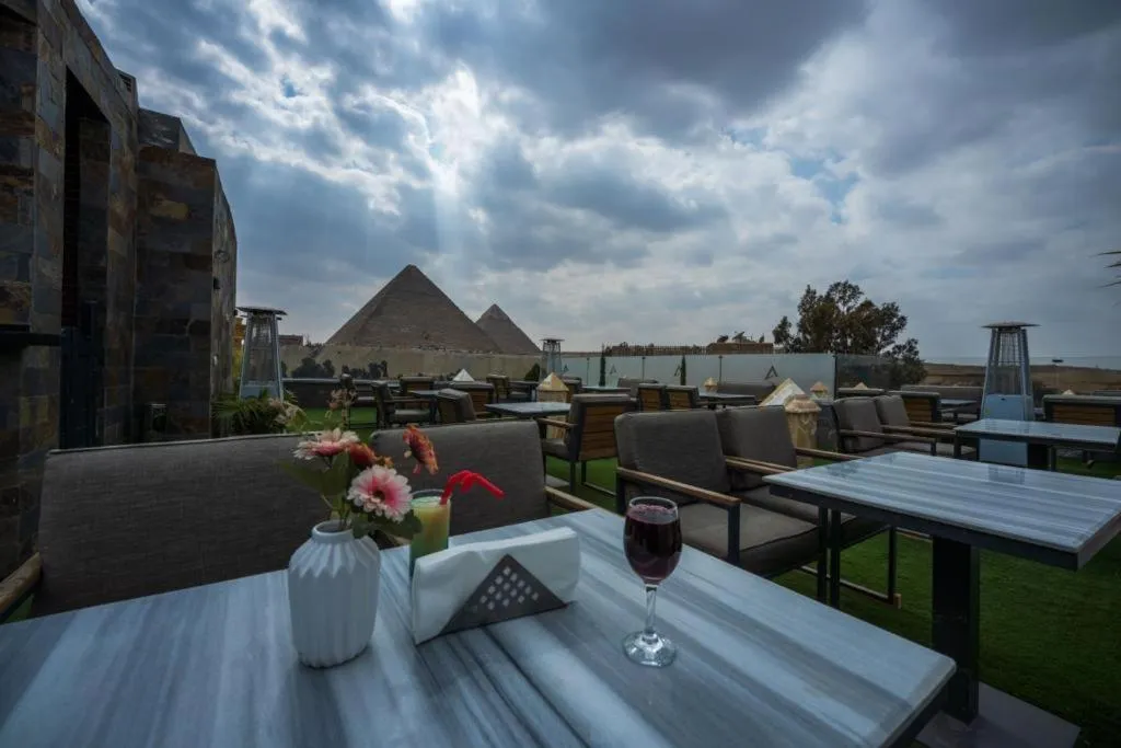 Restaurant/places to eat in Elite Pyramids Boutique Hotel