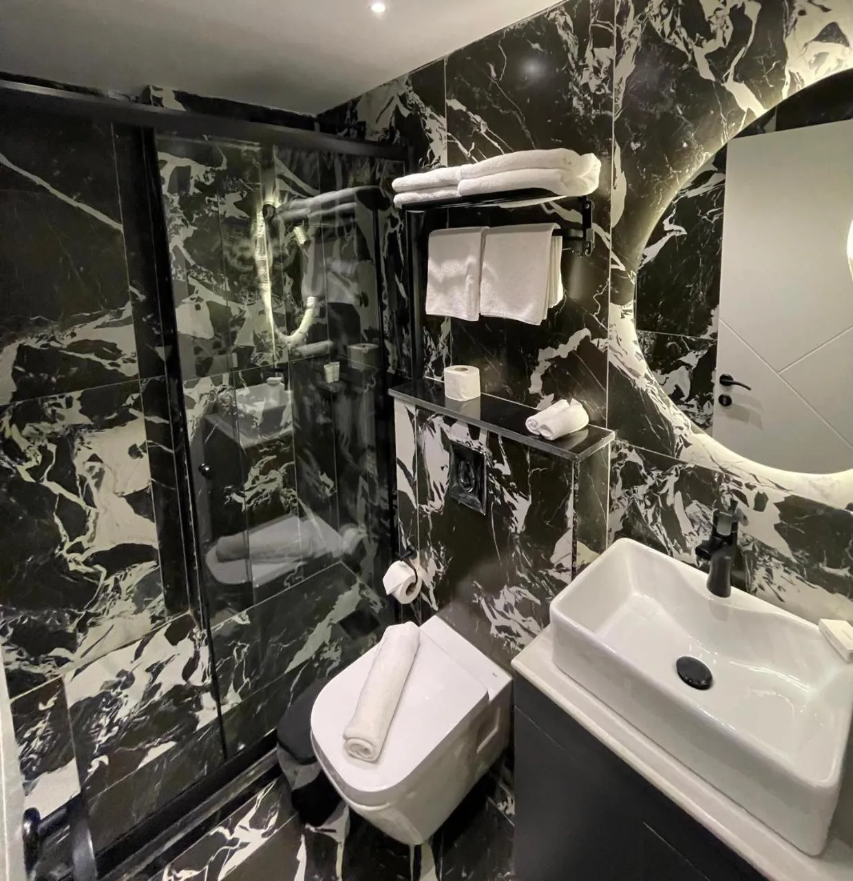 Shower in Elite Pyramids Boutique Hotel