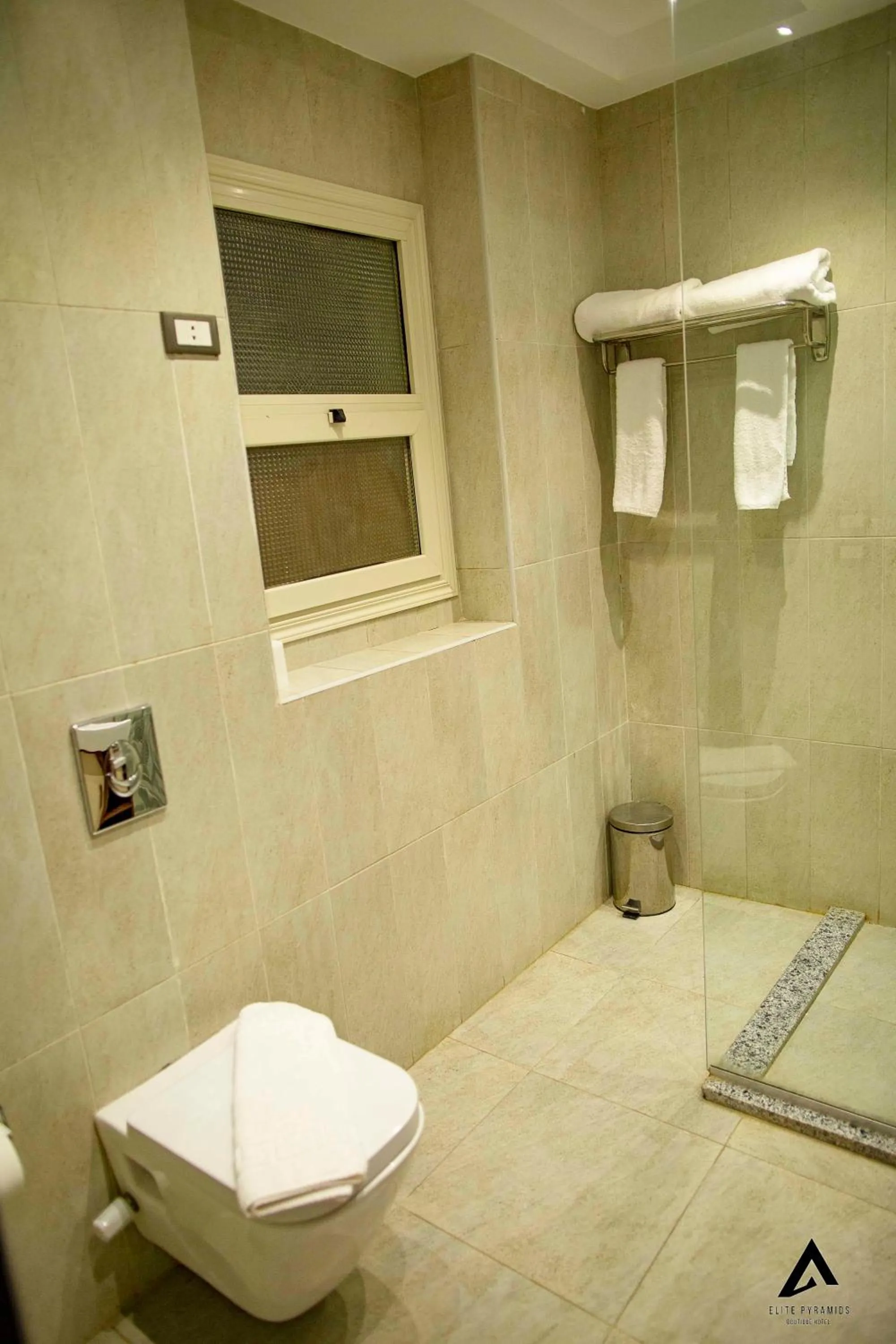 Bathroom in Elite Pyramids Boutique Hotel