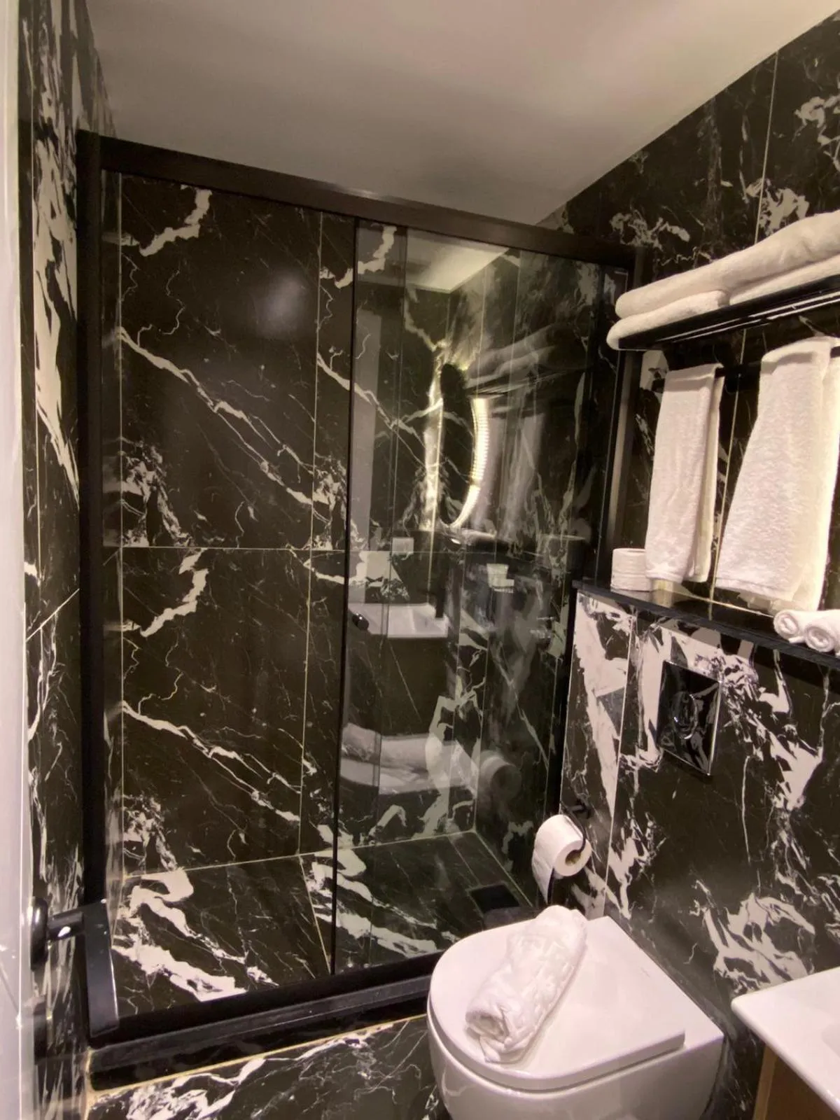 Shower in Elite Pyramids Boutique Hotel