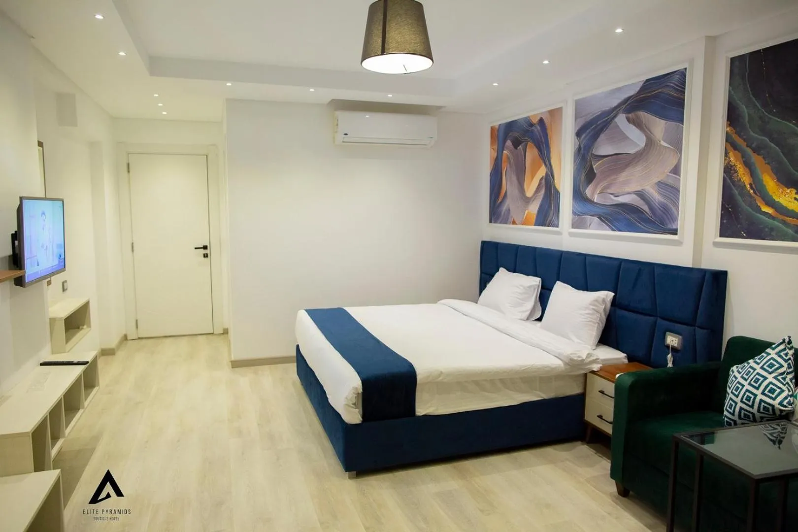 Bed in Elite Pyramids Boutique Hotel