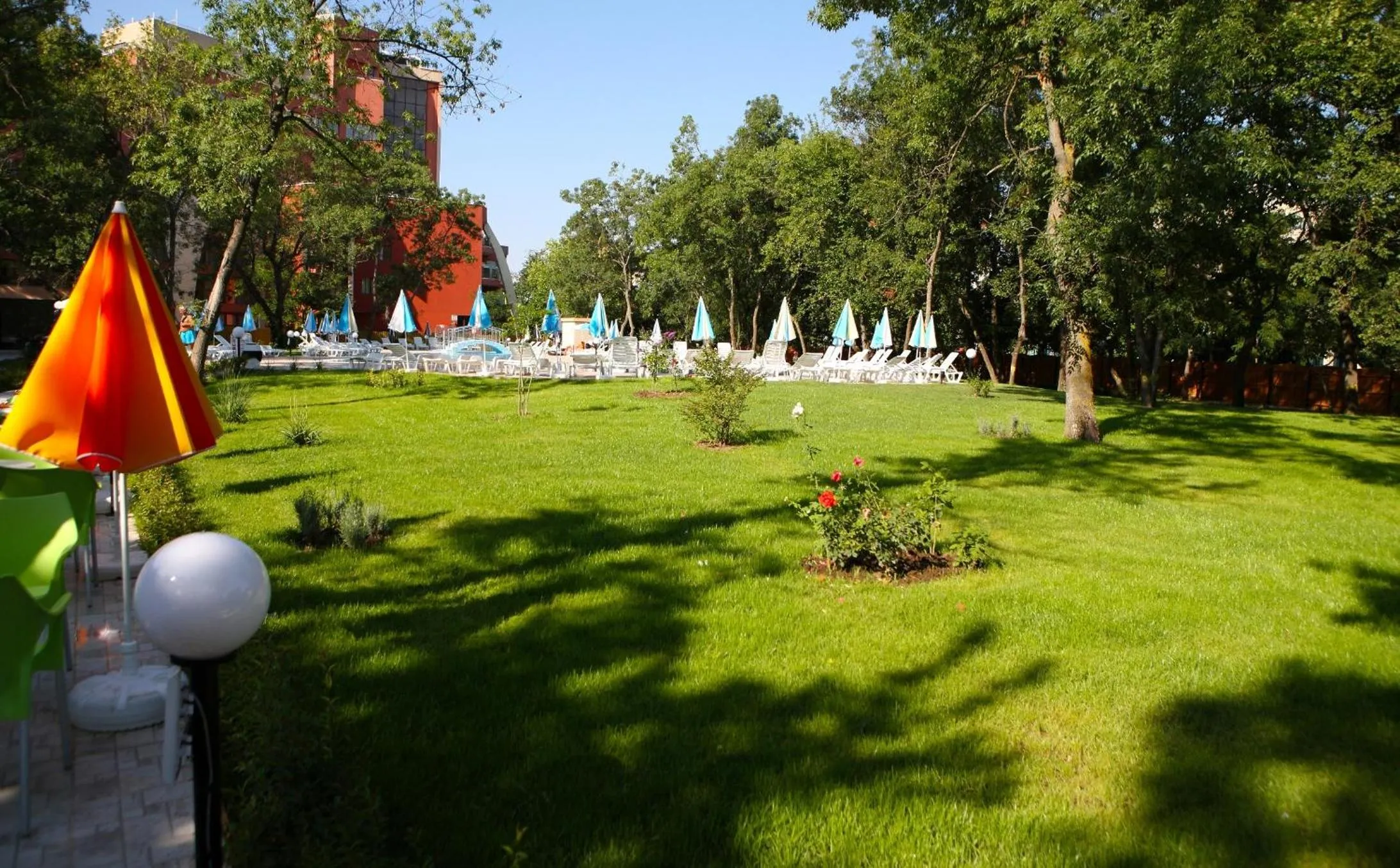 Garden in Hotel Yunona - All Inclusive