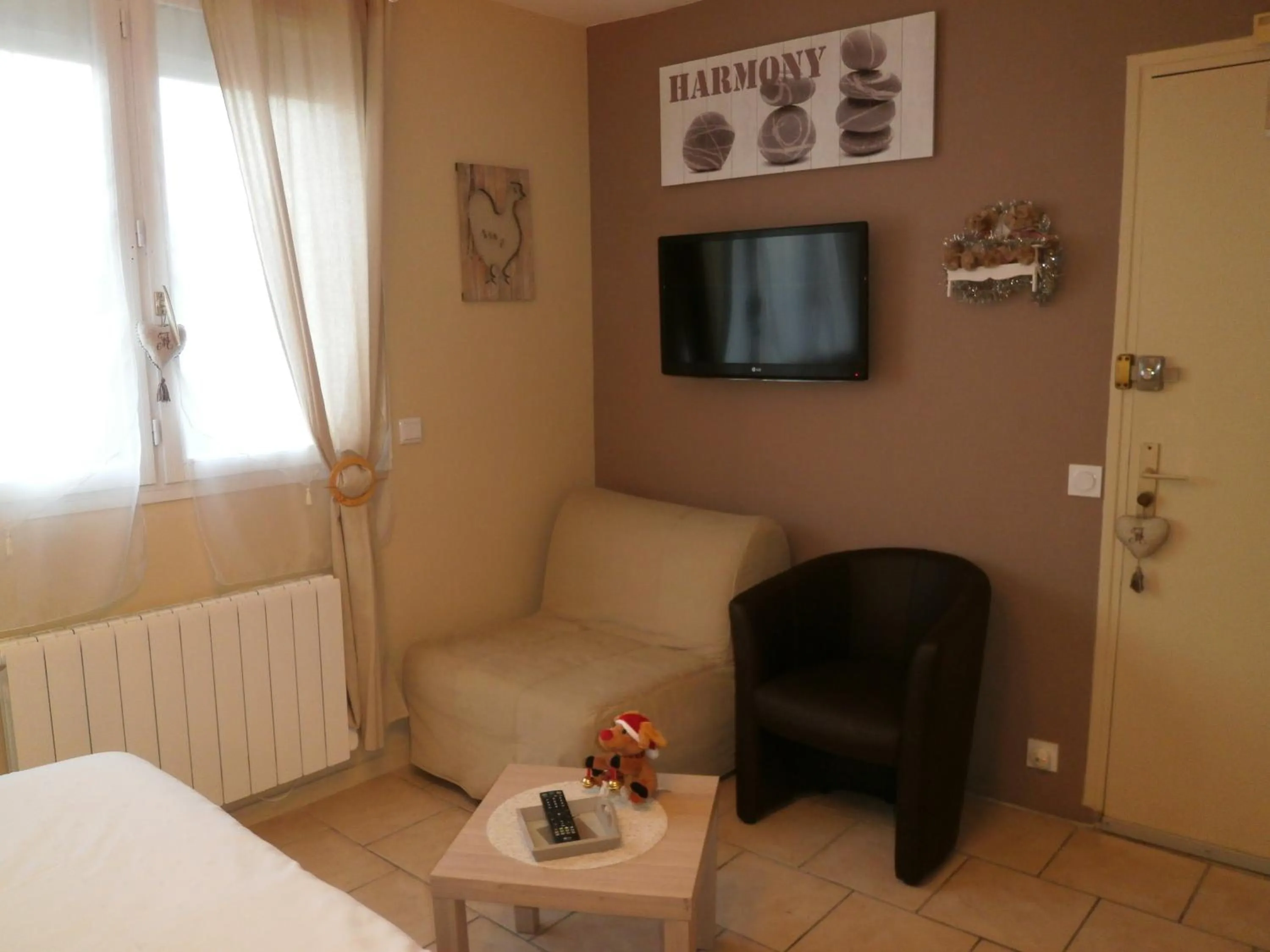Lounge or bar, Bed in Au 14 Honfleur parking privé