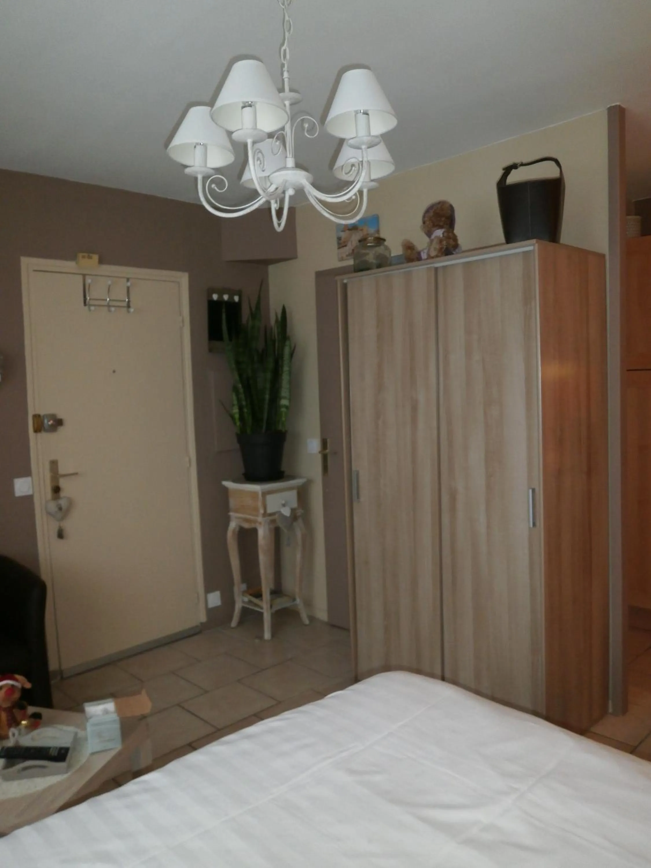 Photo of the whole room, Bed in Au 14 Honfleur parking privé
