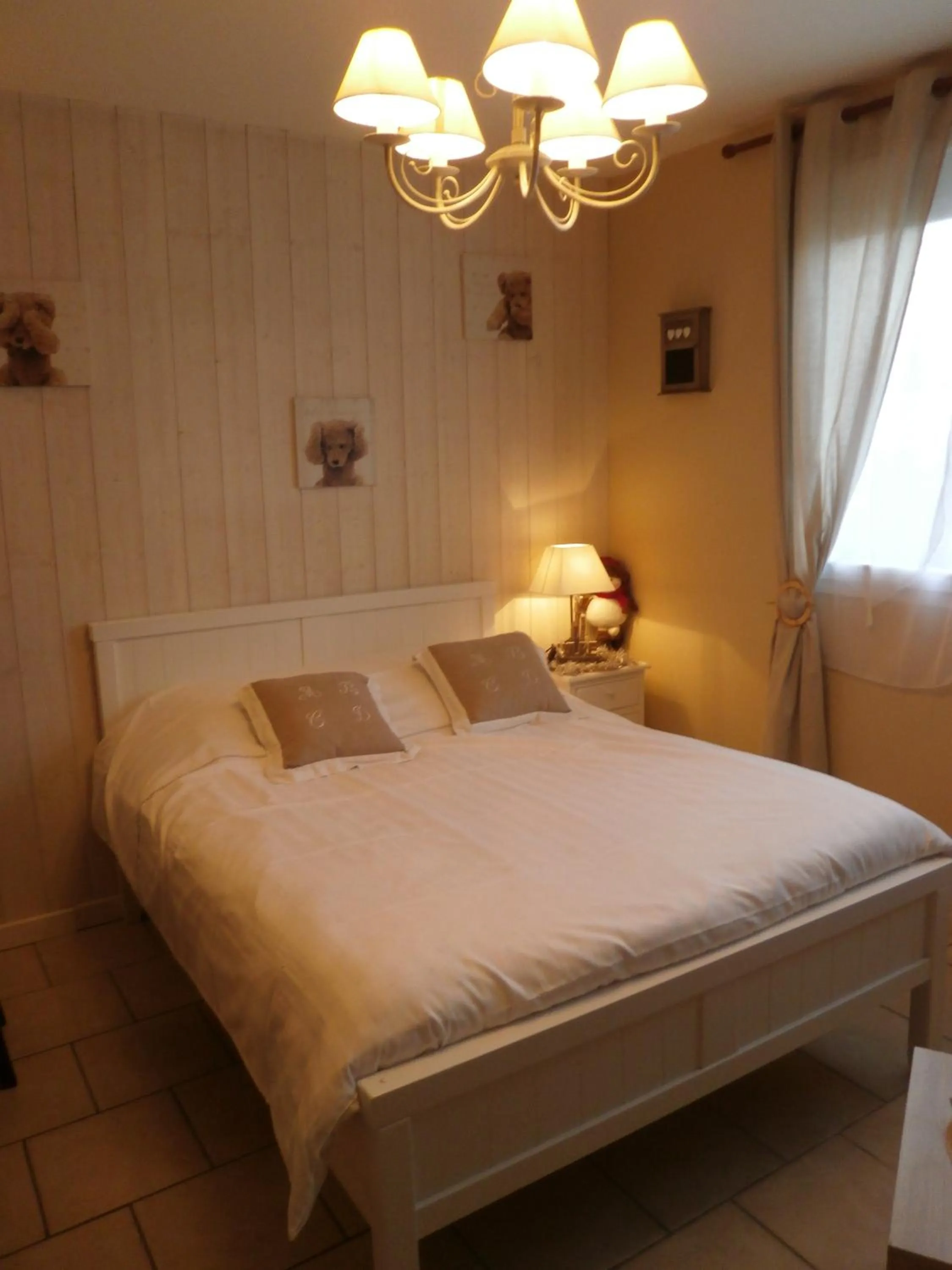 Bedroom, Bed in Au 14 Honfleur parking privé